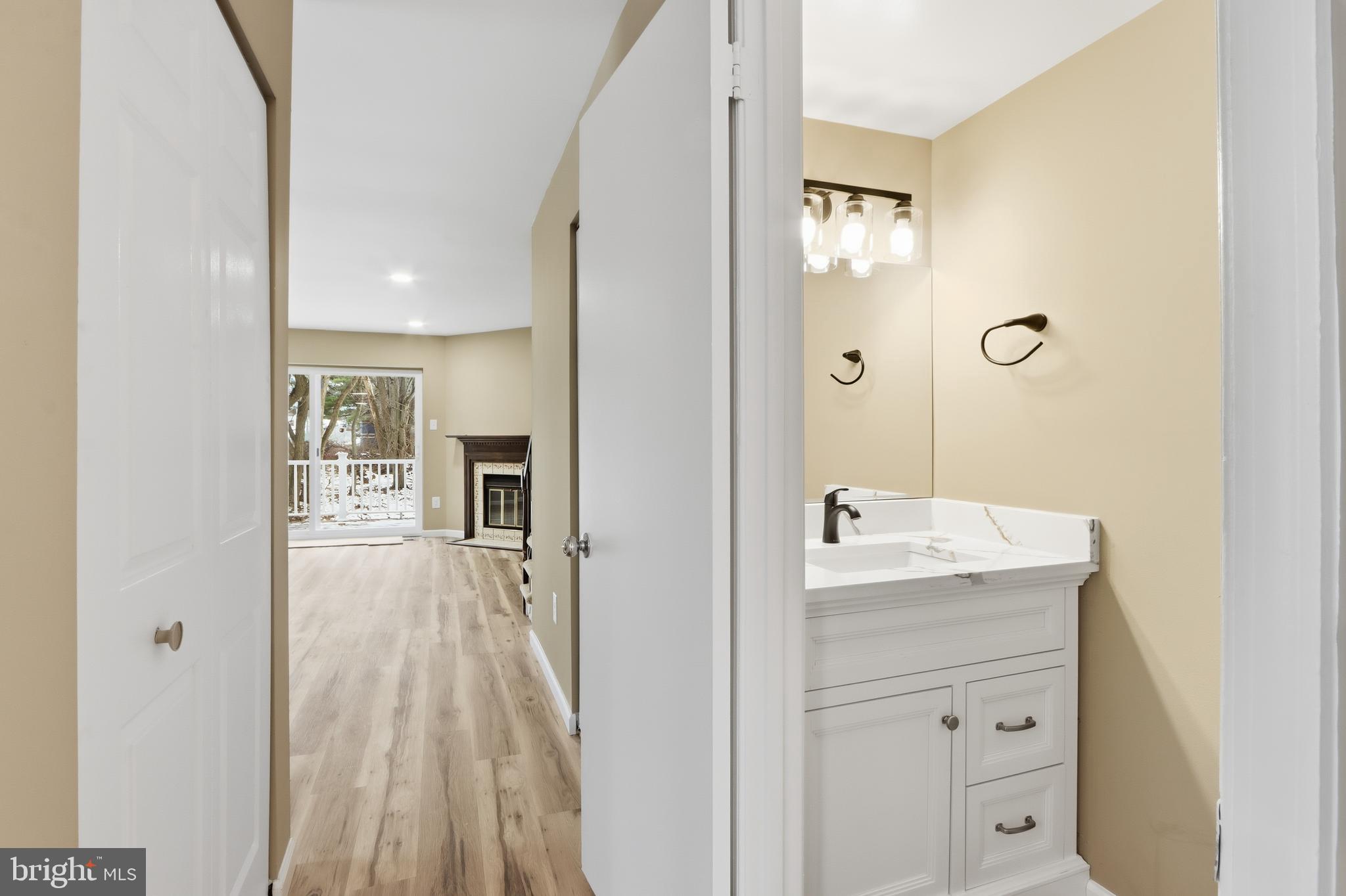 2 VALLEY CROSSING CIRCLE