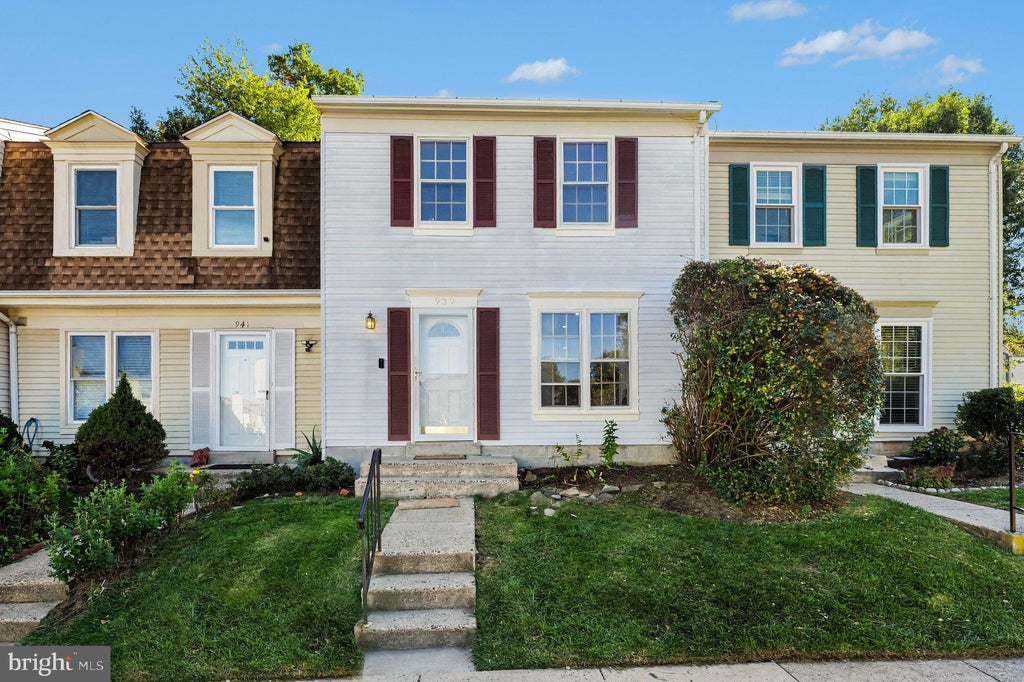 Photo of 939 Holborn Court, STERLING, VA 20164 (MLS # VALO2138744)