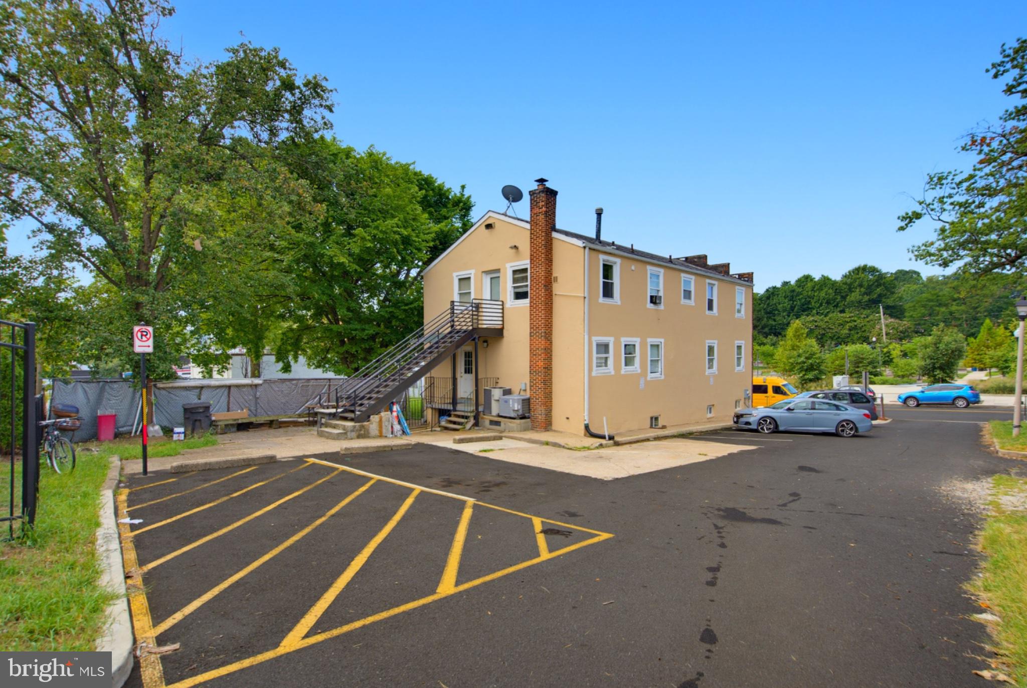 2407 S SHIRLINGTON