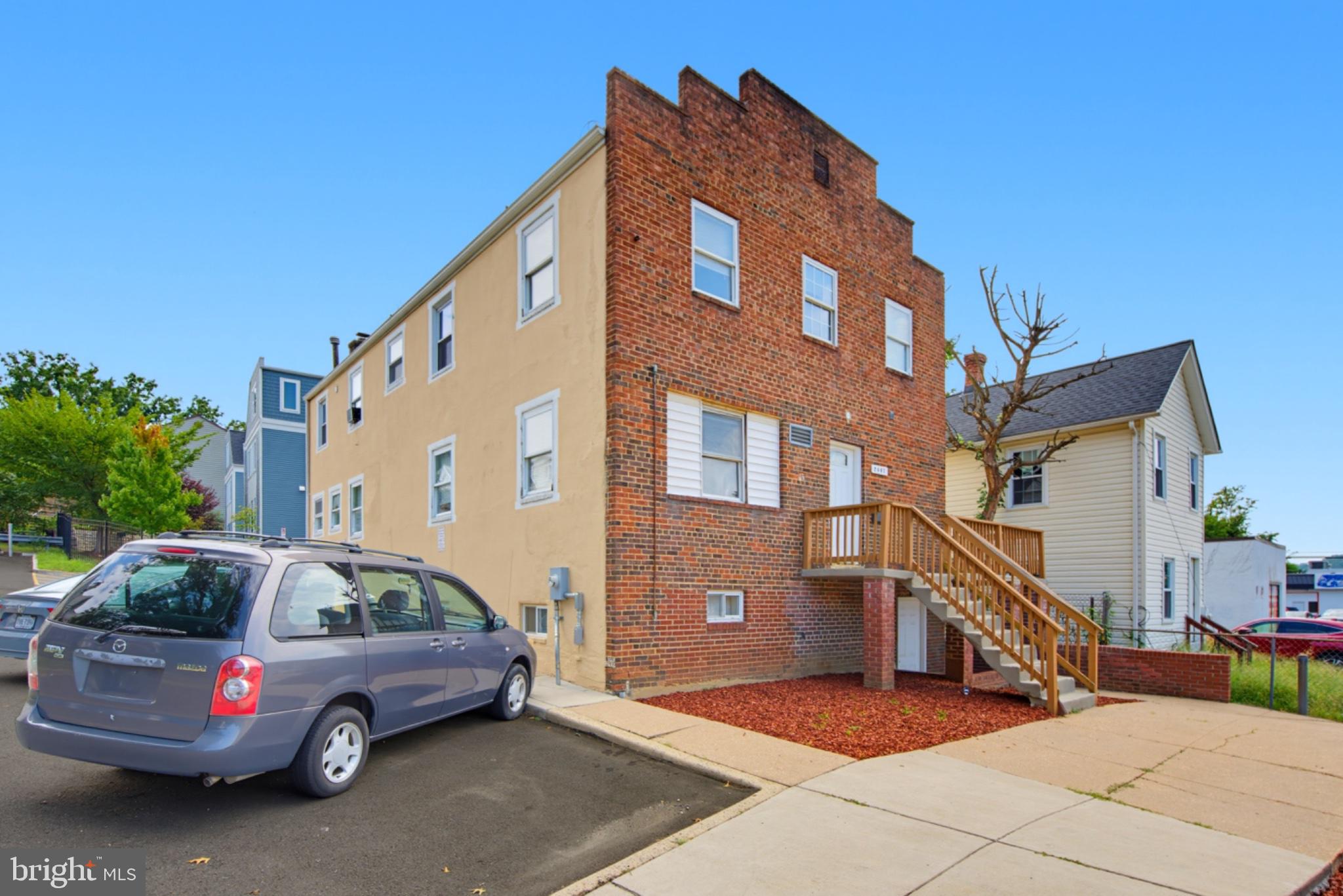 2407 S SHIRLINGTON