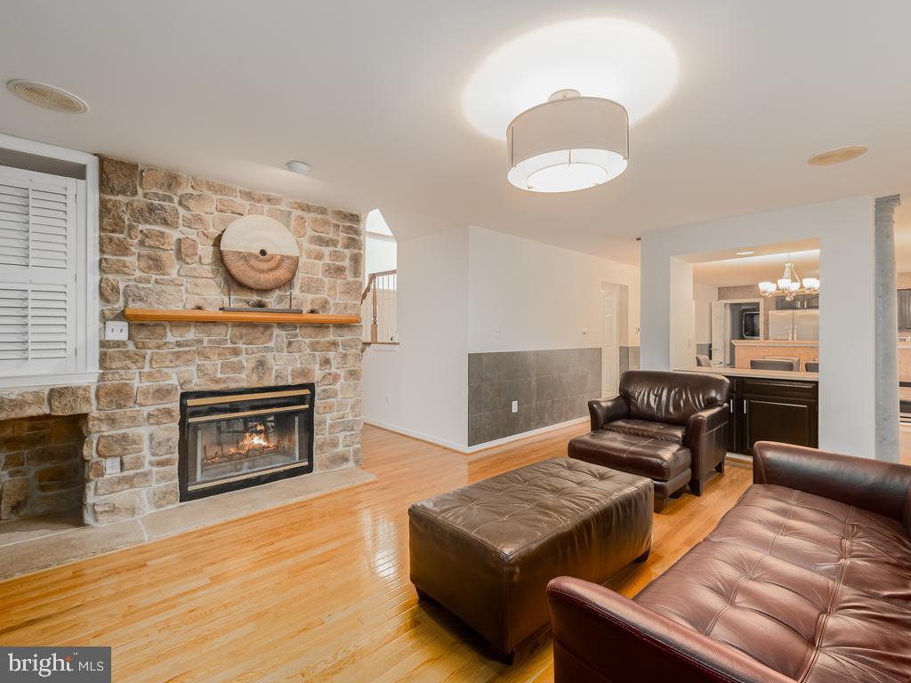 CREEKSIDE - Residential