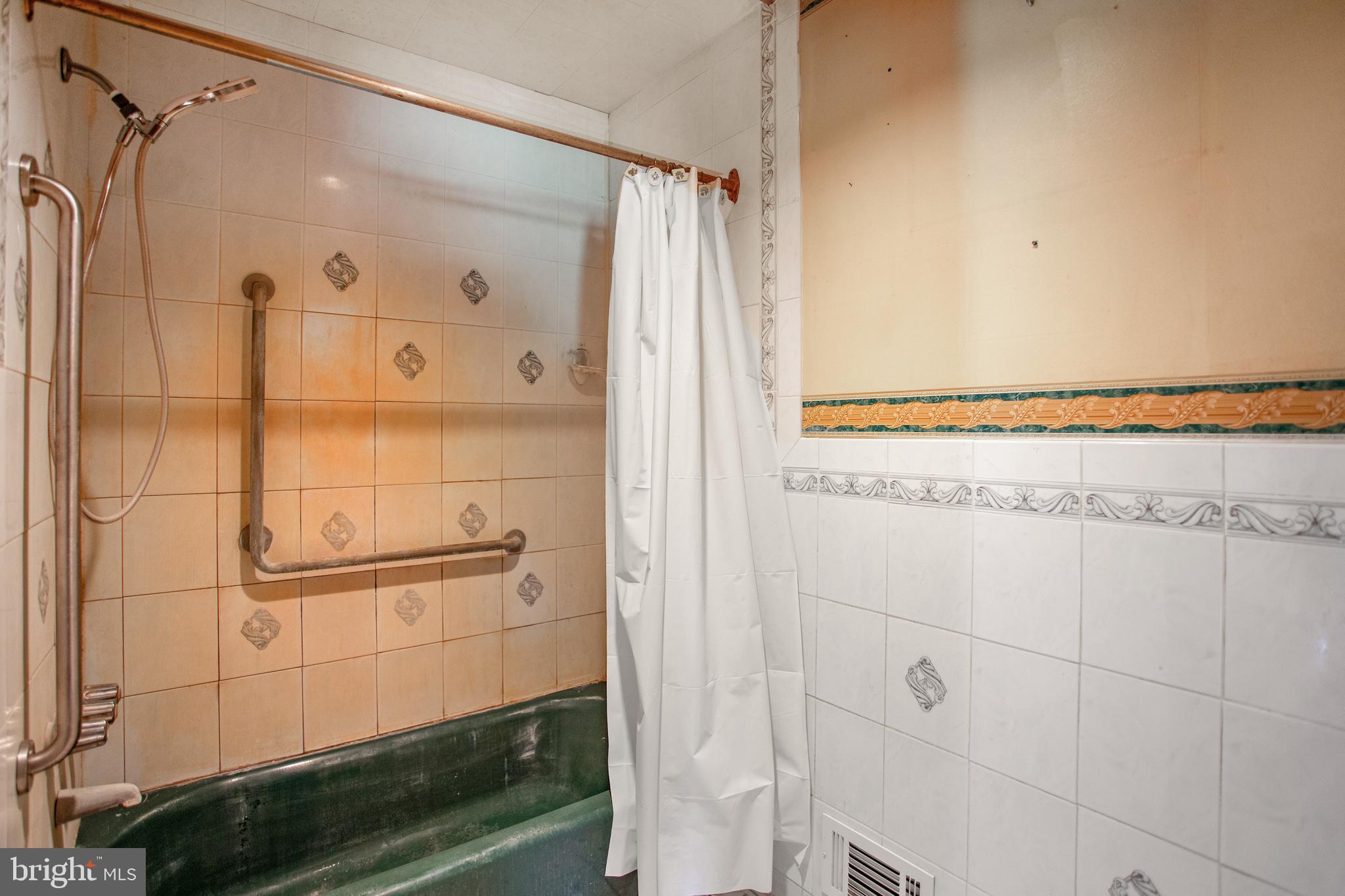 DAVIDSONVILLE - Residential