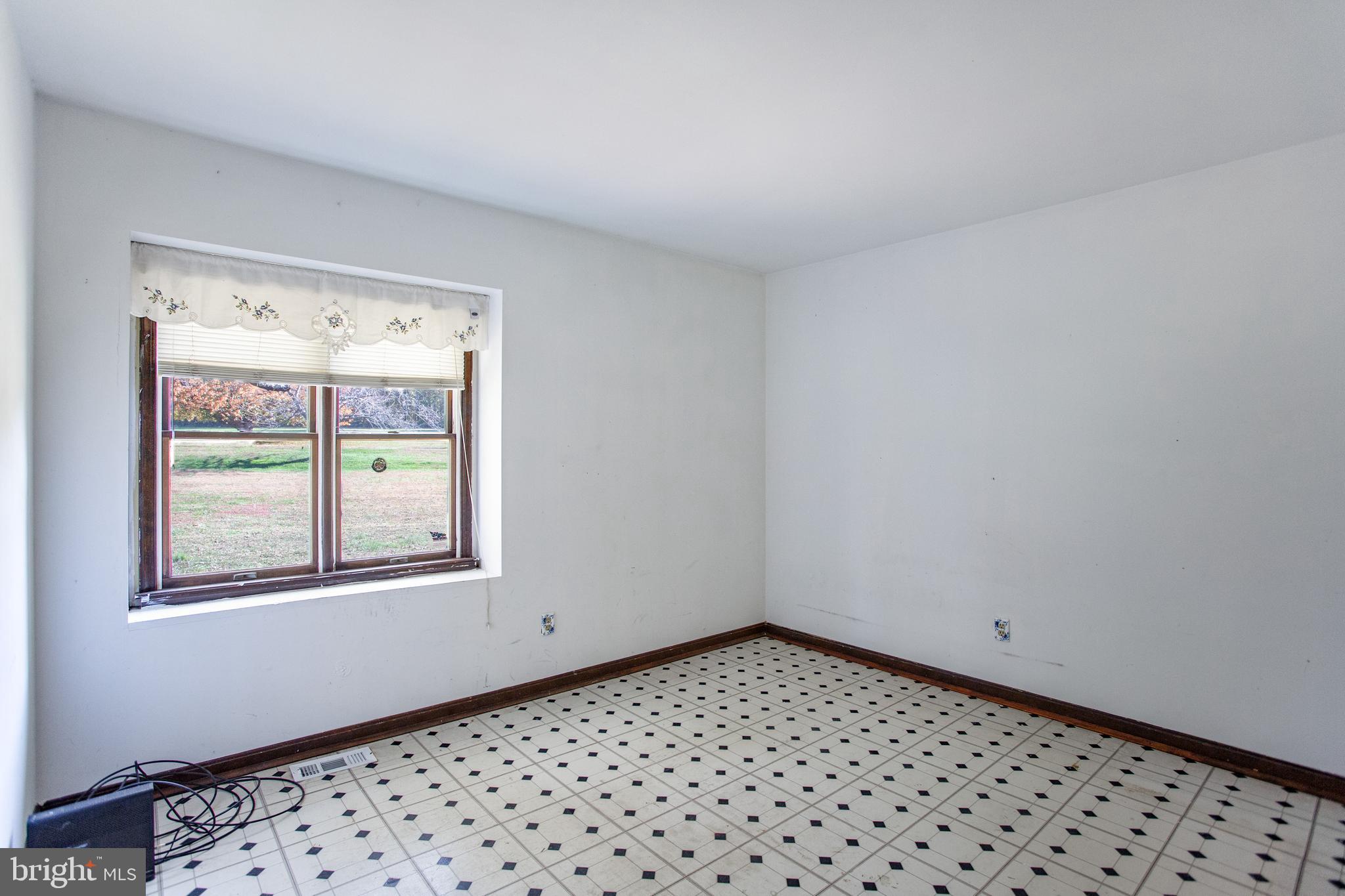 DAVIDSONVILLE - Residential