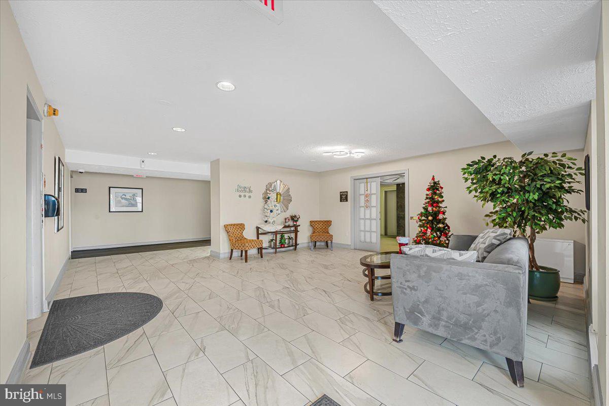 10320 WESTLAKE DRIVE E409