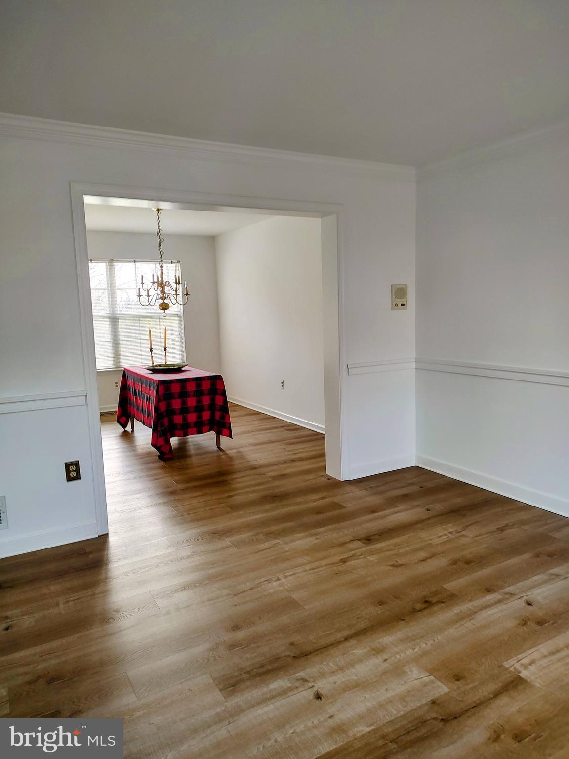 SCARLET OAKS - Residential