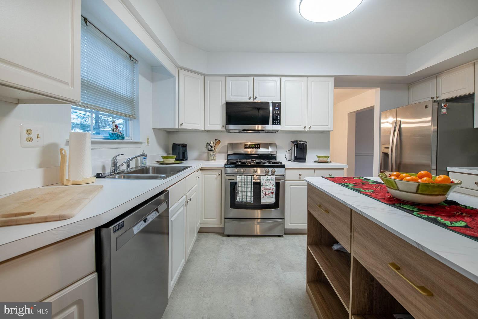 SCARLET OAKS - Residential