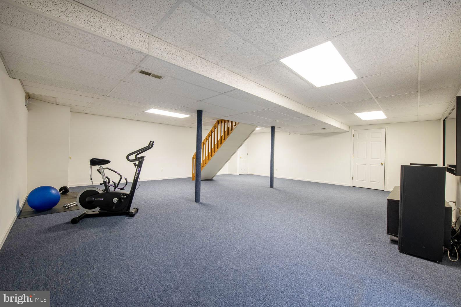 SCARLET OAKS - Residential