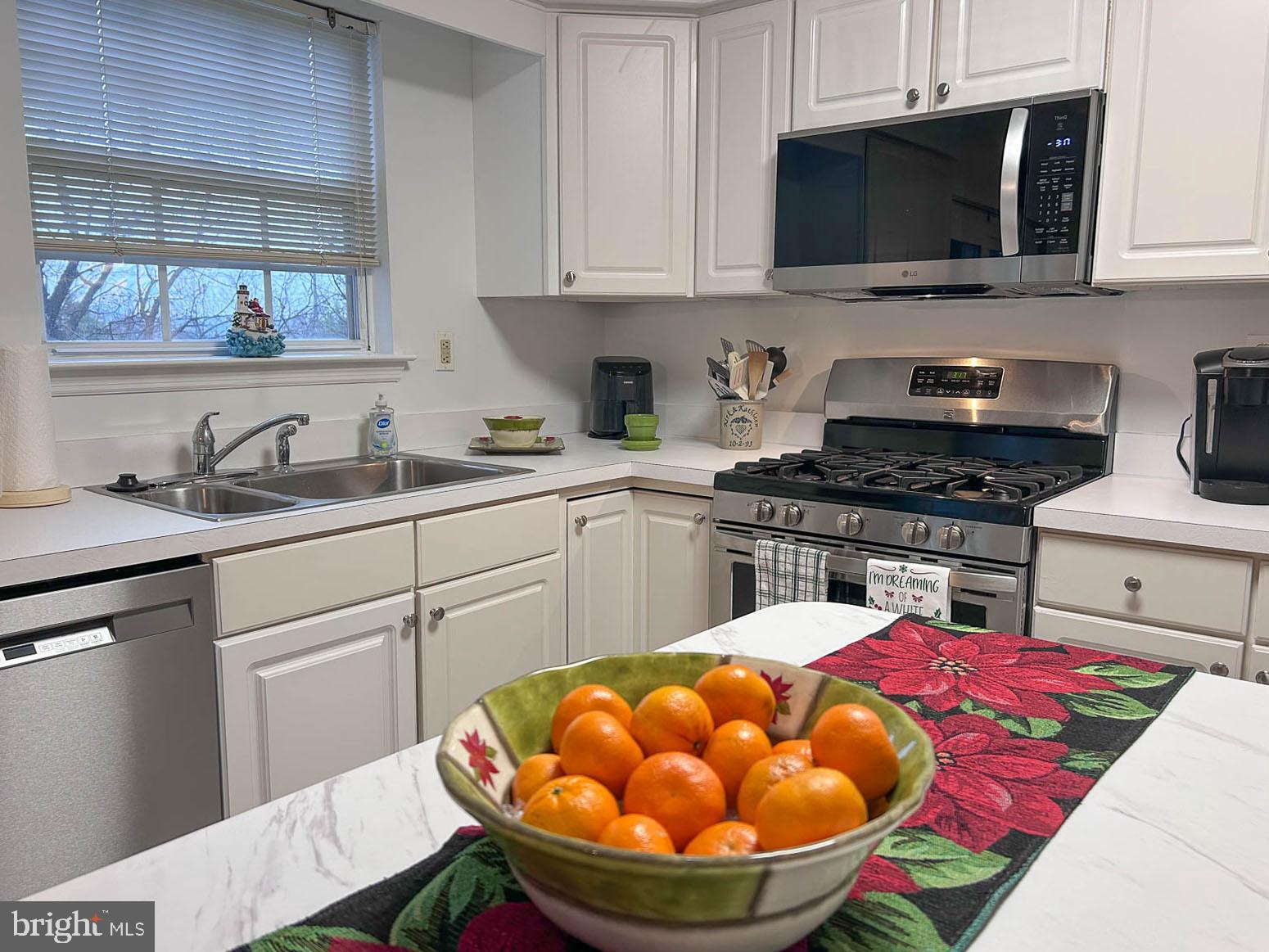 SCARLET OAKS - Residential