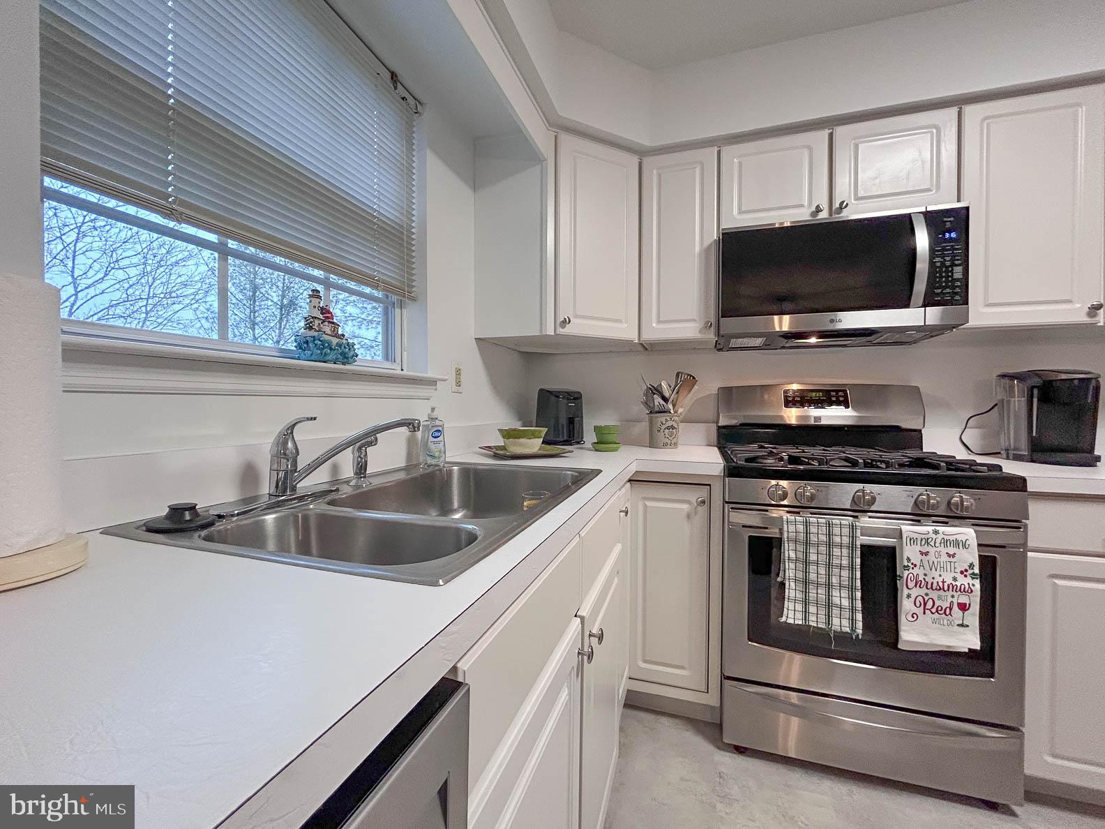 SCARLET OAKS - Residential