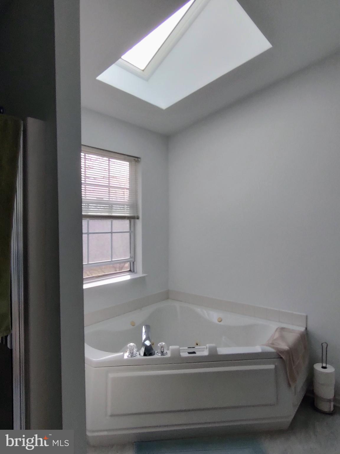 SCARLET OAKS - Residential