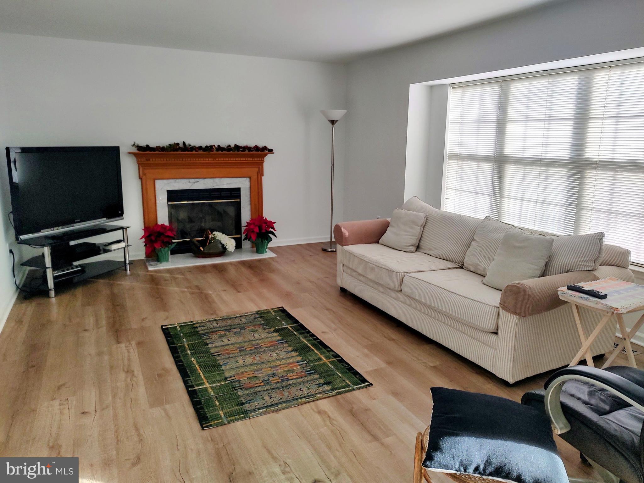 SCARLET OAKS - Residential