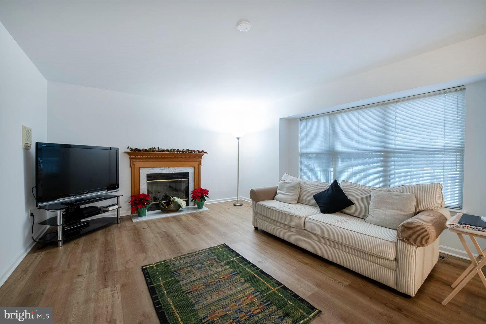 SCARLET OAKS - Residential