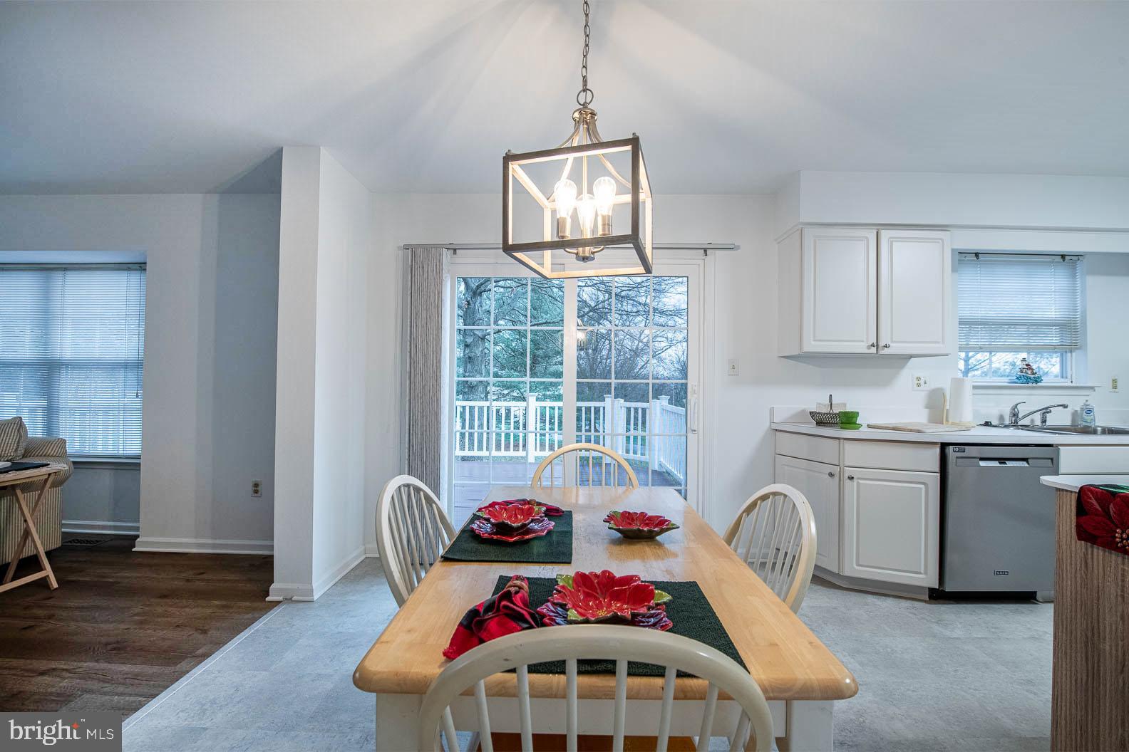 SCARLET OAKS - Residential