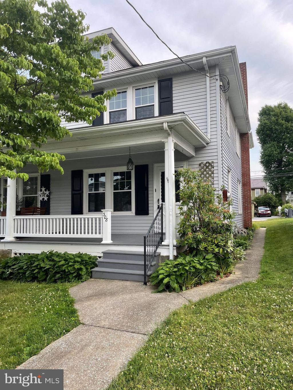 Photo of 308 E NEW ST, LITITZ, PA 17543 (MLS # PALA2036510)