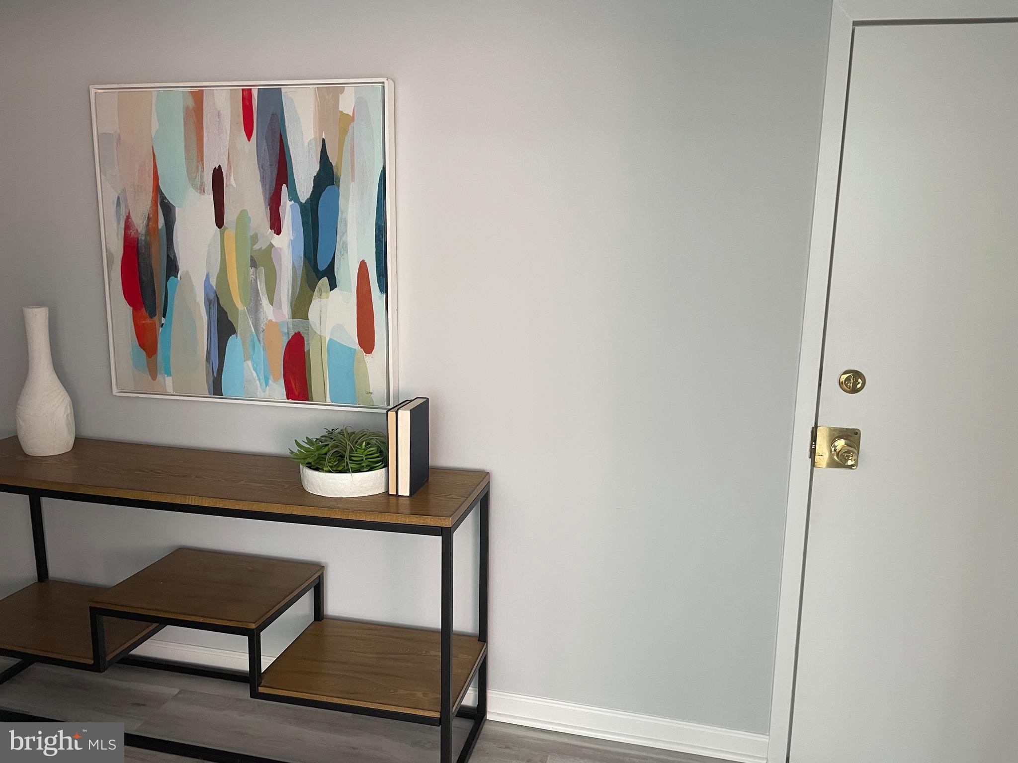 BRADLEY HOUSE - Residential