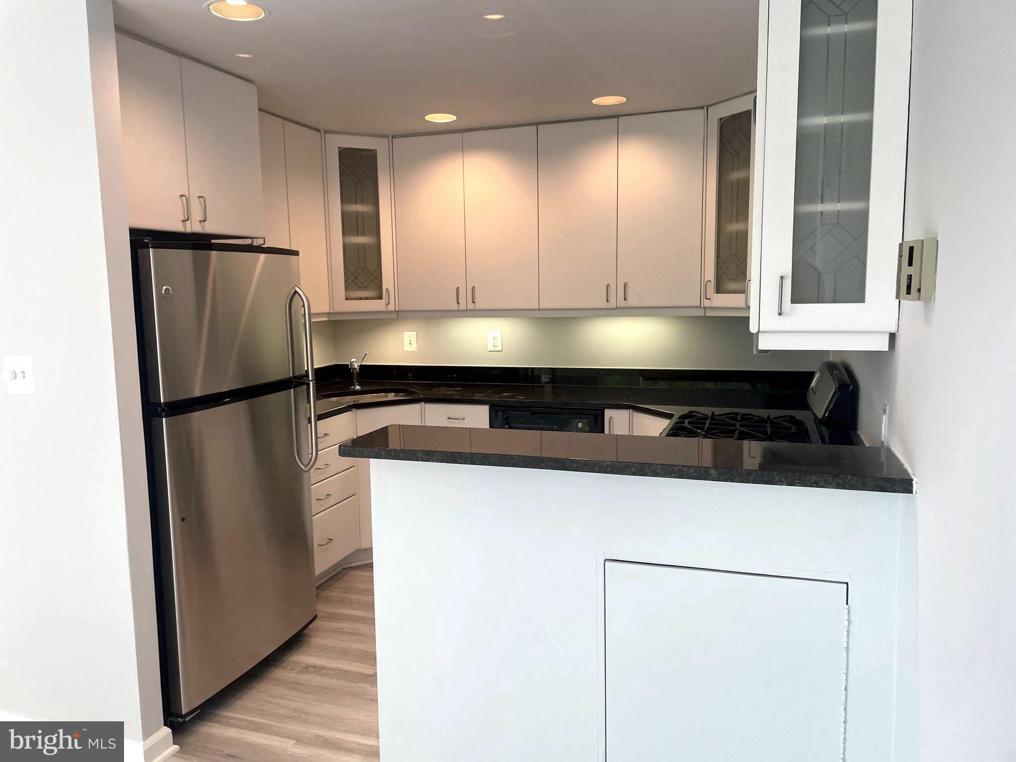 BRADLEY HOUSE - Residential