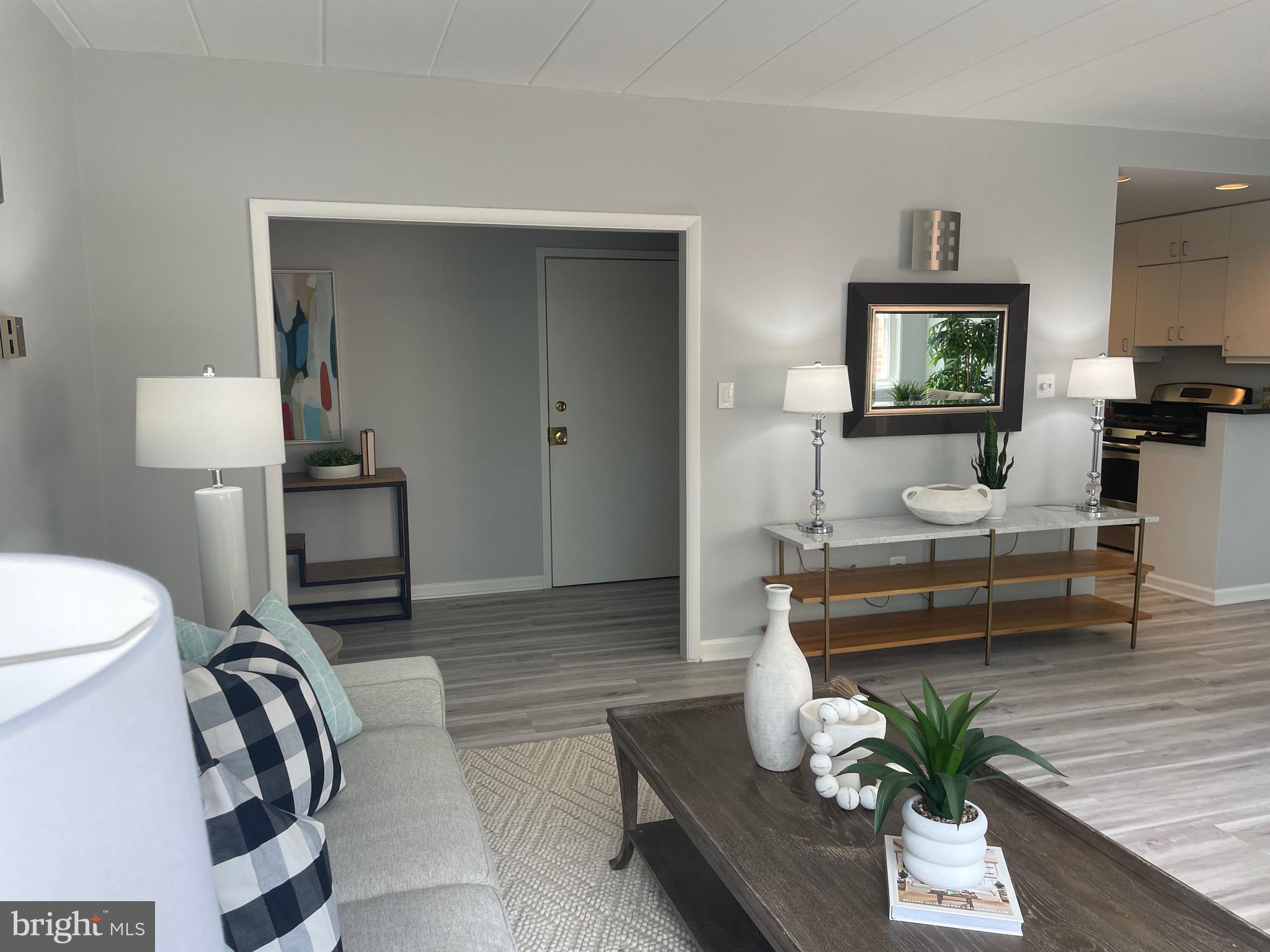 BRADLEY HOUSE - Residential