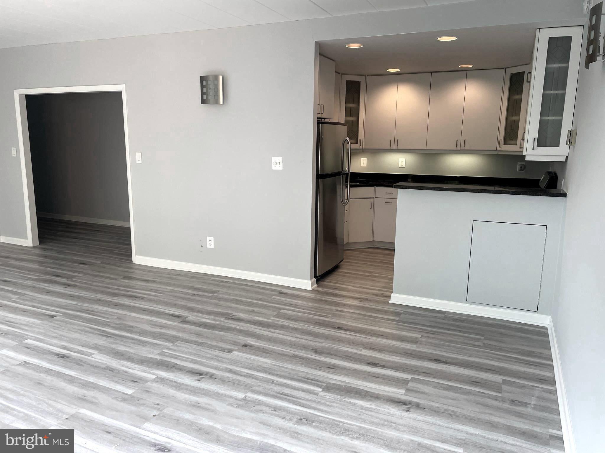 BRADLEY HOUSE - Residential