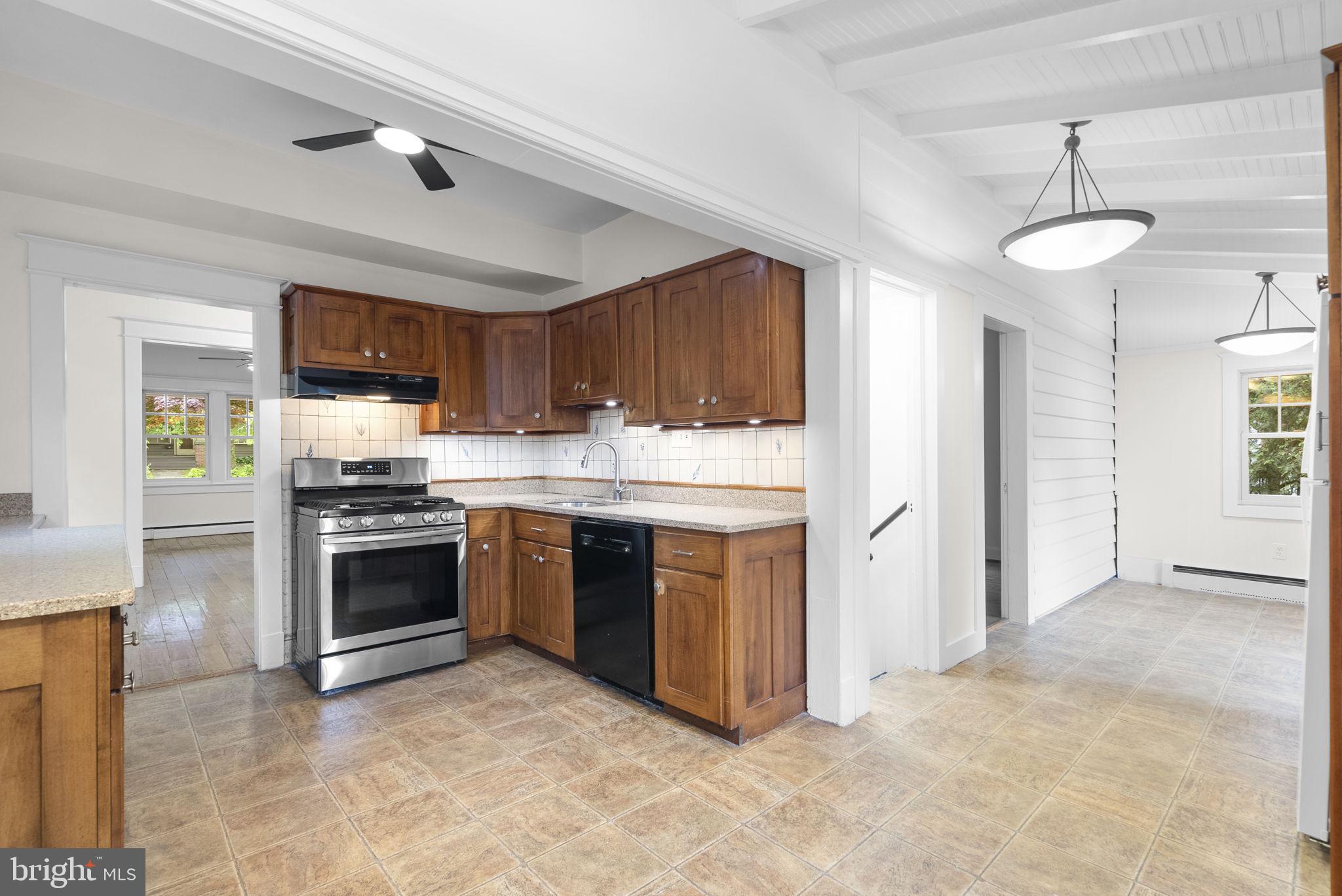 NORTH WOODSIDE - Residential