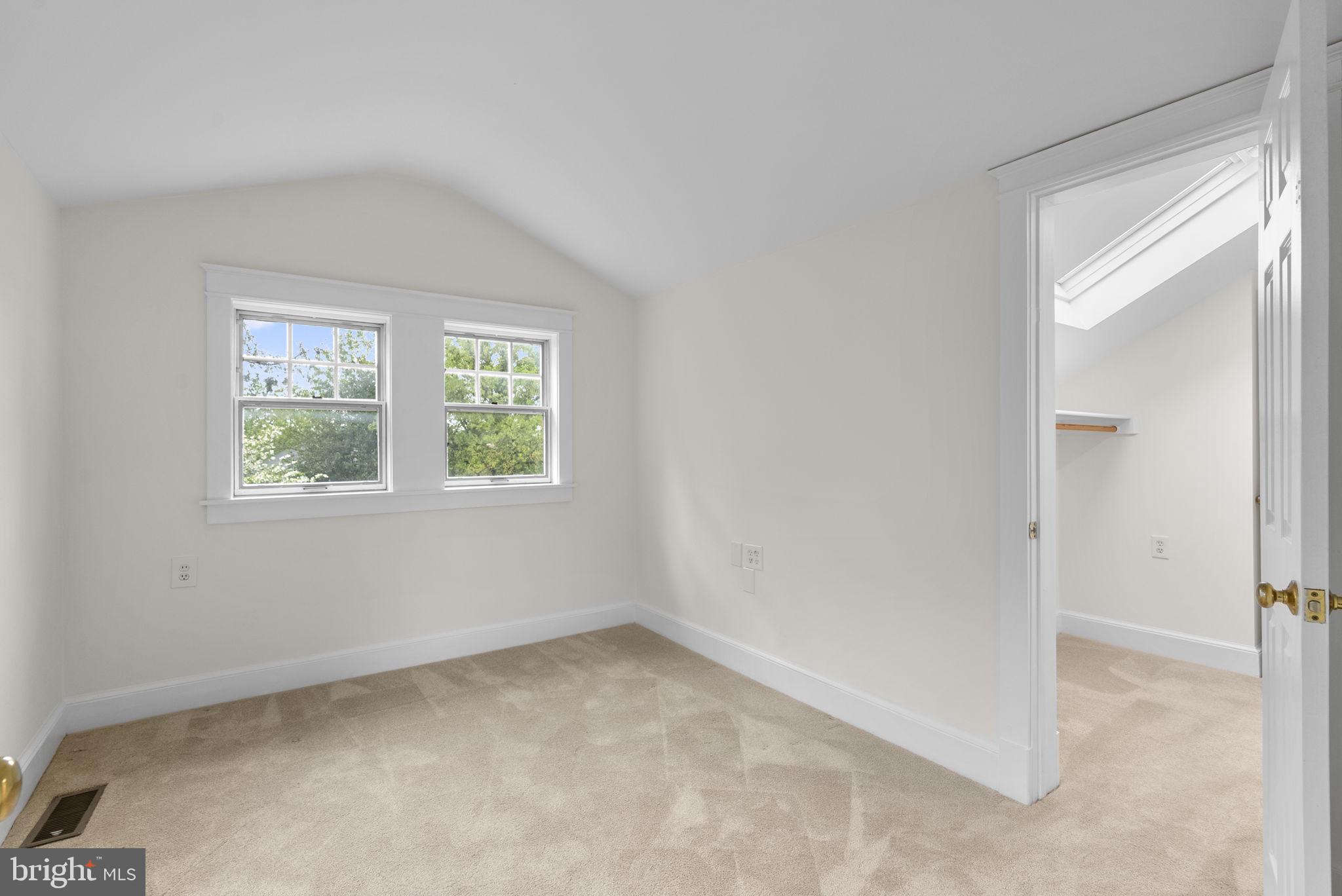 NORTH WOODSIDE - Residential