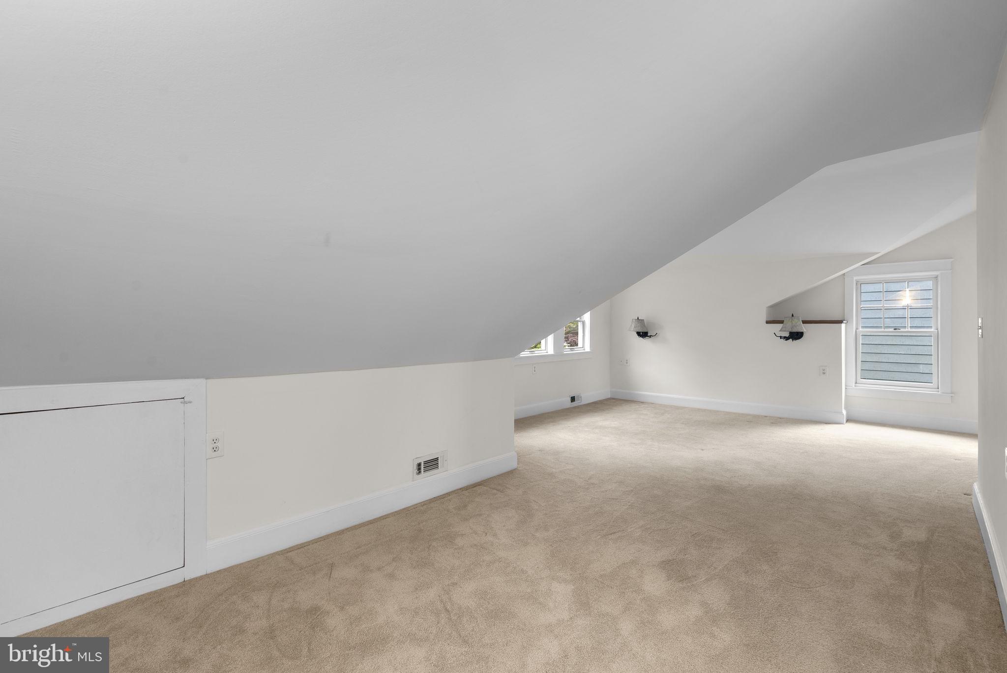 NORTH WOODSIDE - Residential