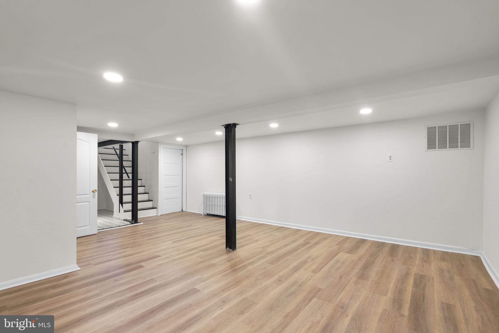 NORTH WOODSIDE - Residential