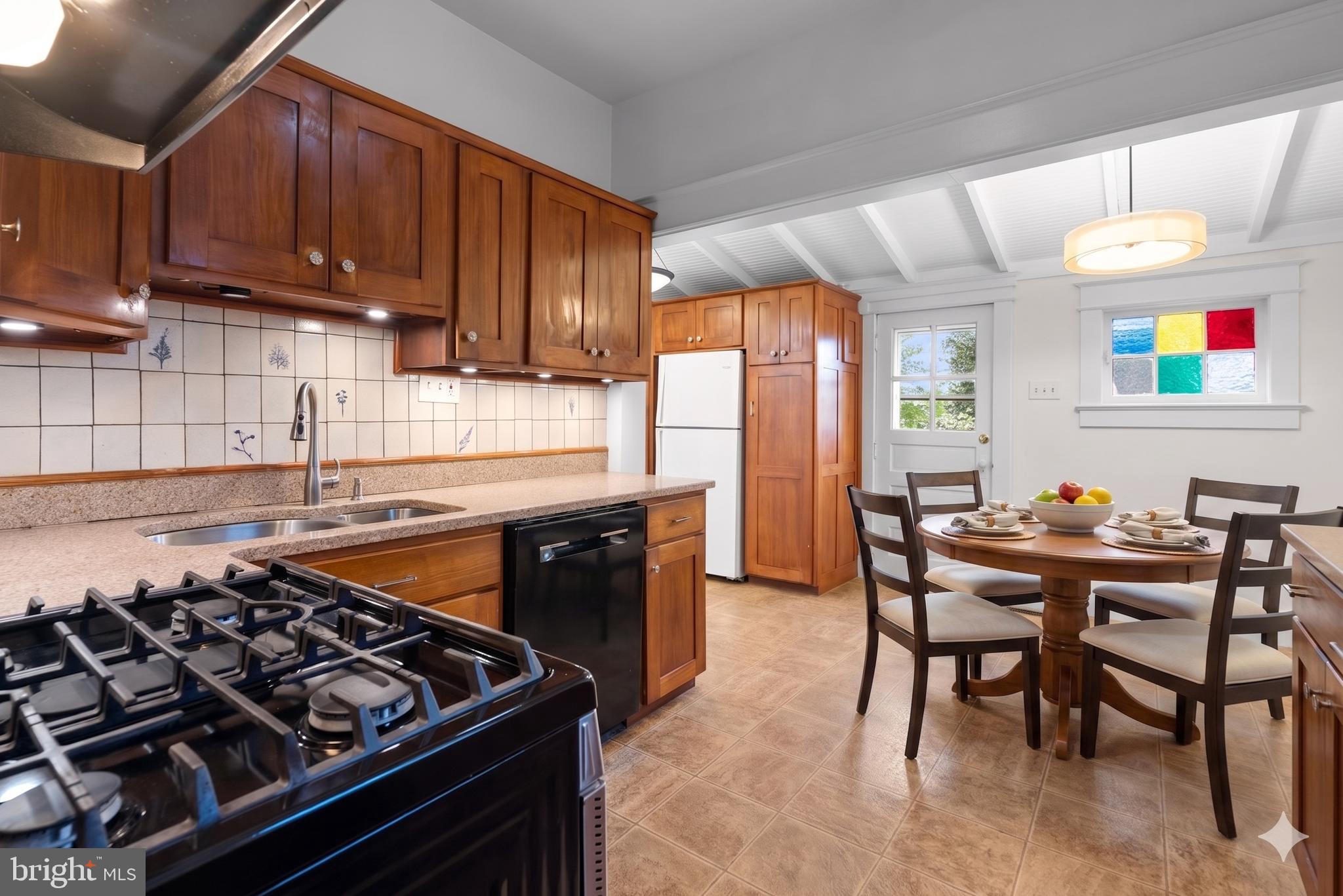 NORTH WOODSIDE - Residential