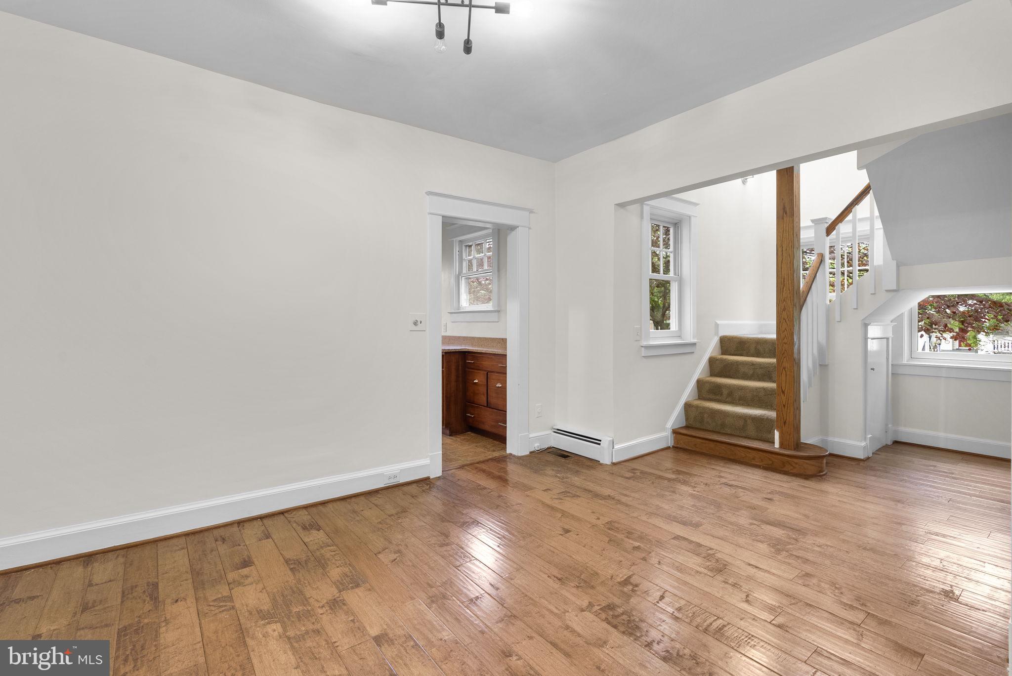 NORTH WOODSIDE - Residential