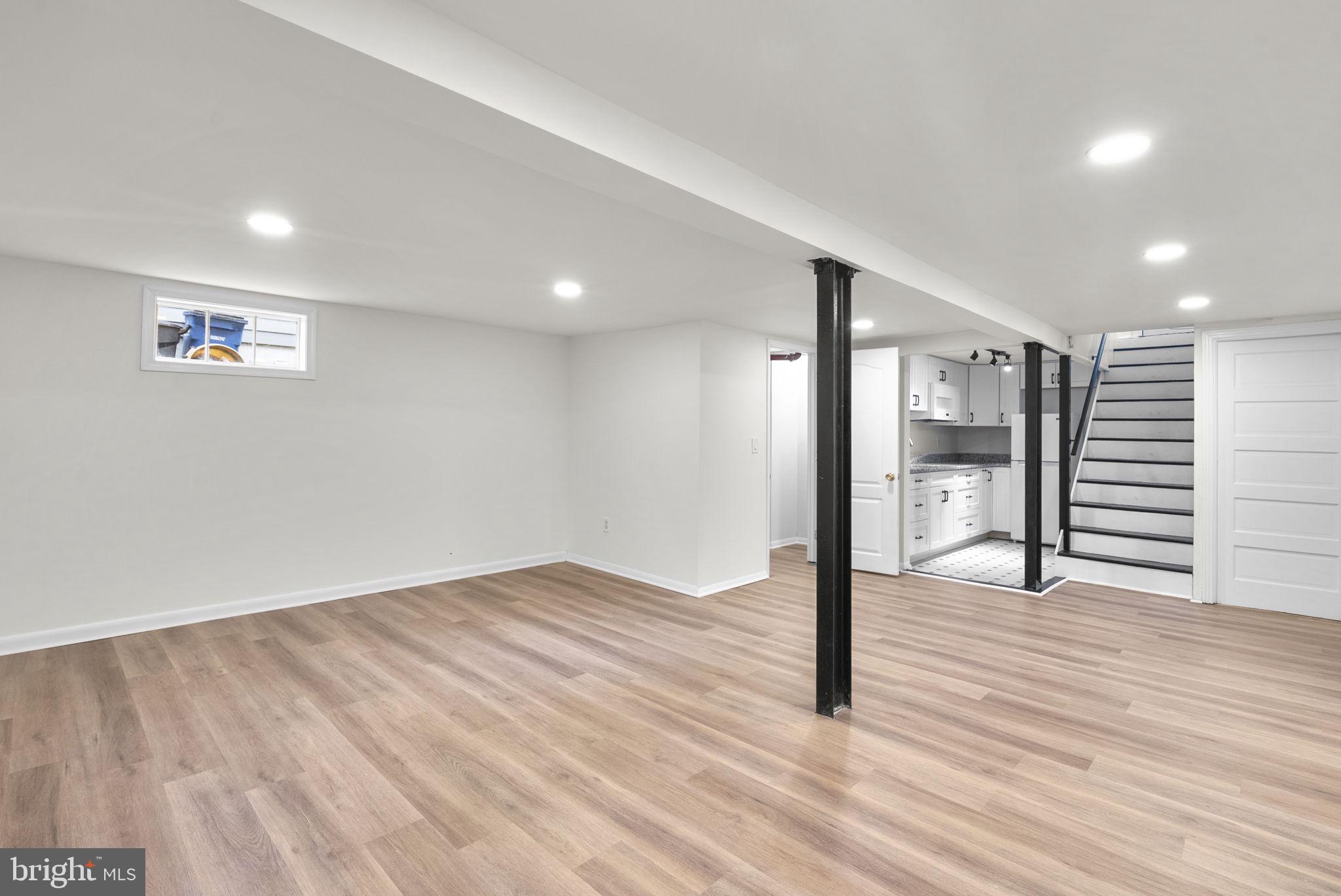 NORTH WOODSIDE - Residential