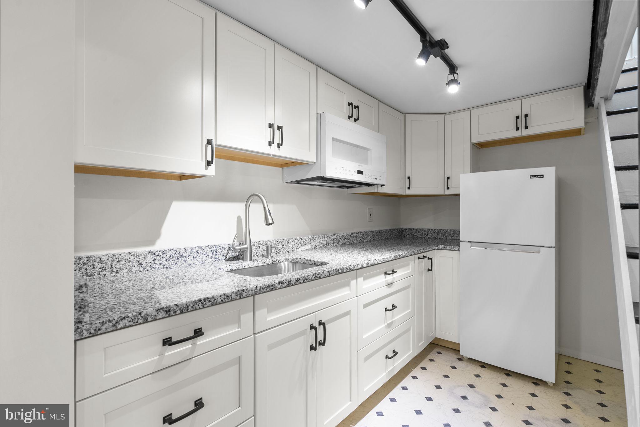 NORTH WOODSIDE - Residential