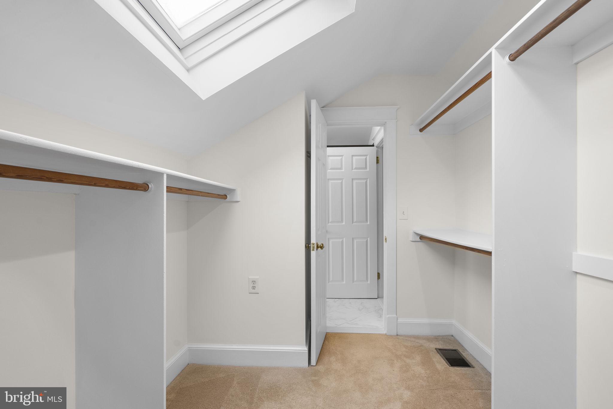 NORTH WOODSIDE - Residential