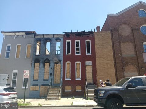 Townhouse For Sale - 531 S Smallwood Street<br/> BALTIMORE, MD 21223