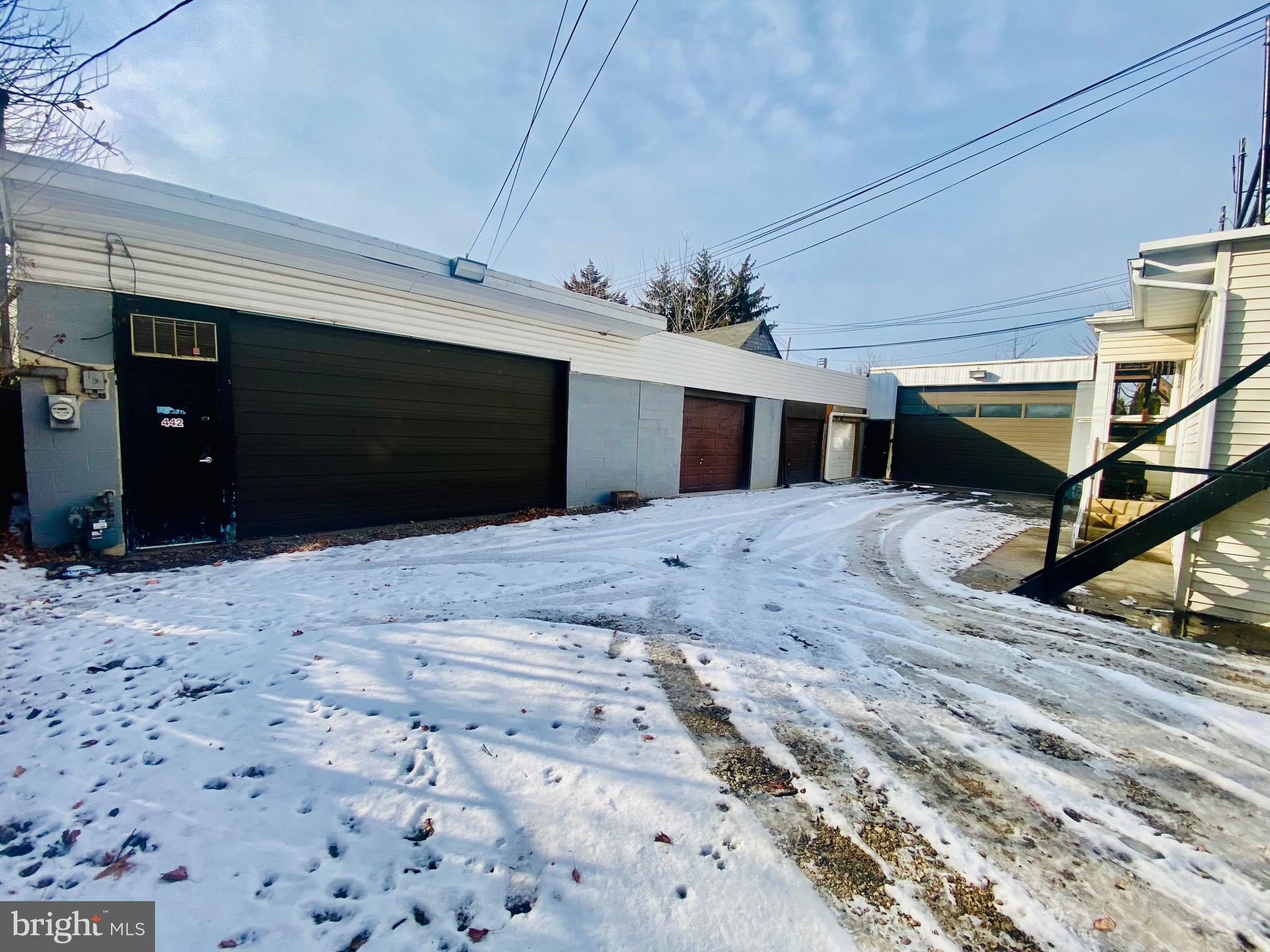 YEADON - Residential