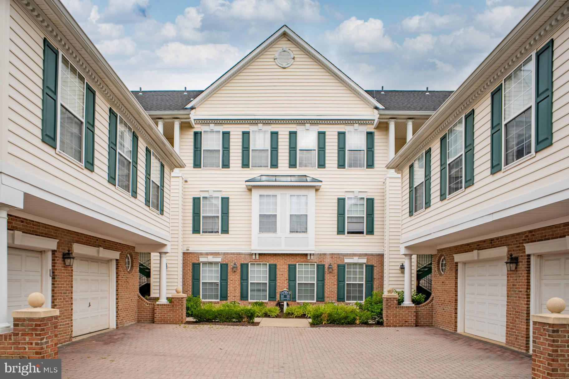 25320 LAKE MIST SQUARE 103