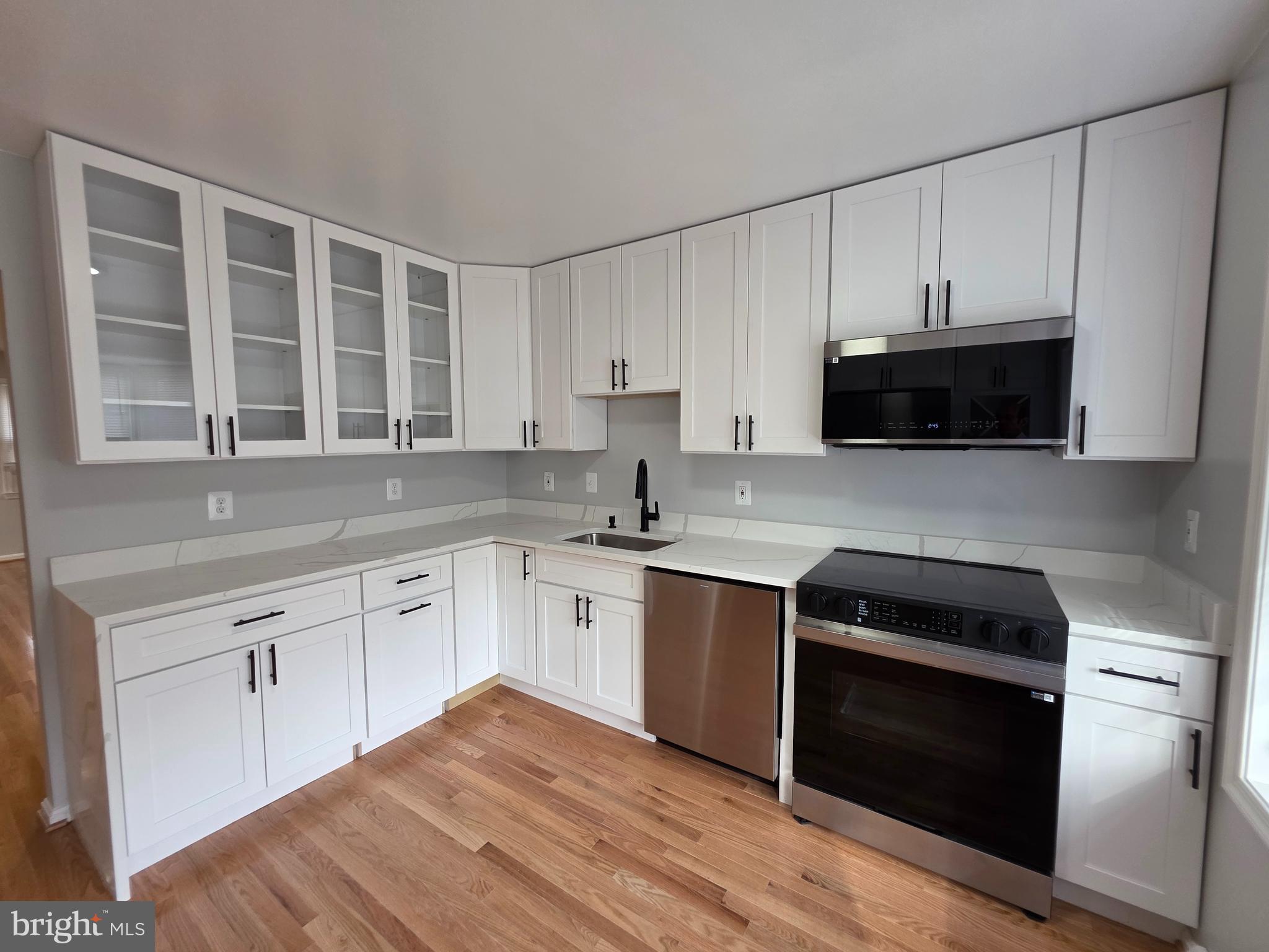 GREENVIEW VILLAGE - Residential