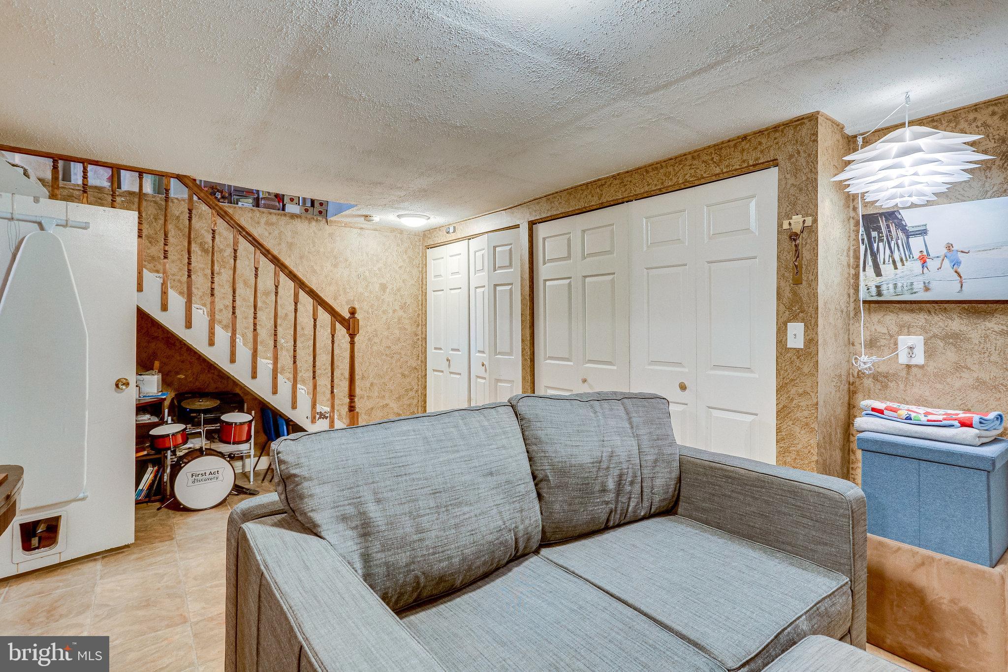 CLAREMONT - Residential Lease