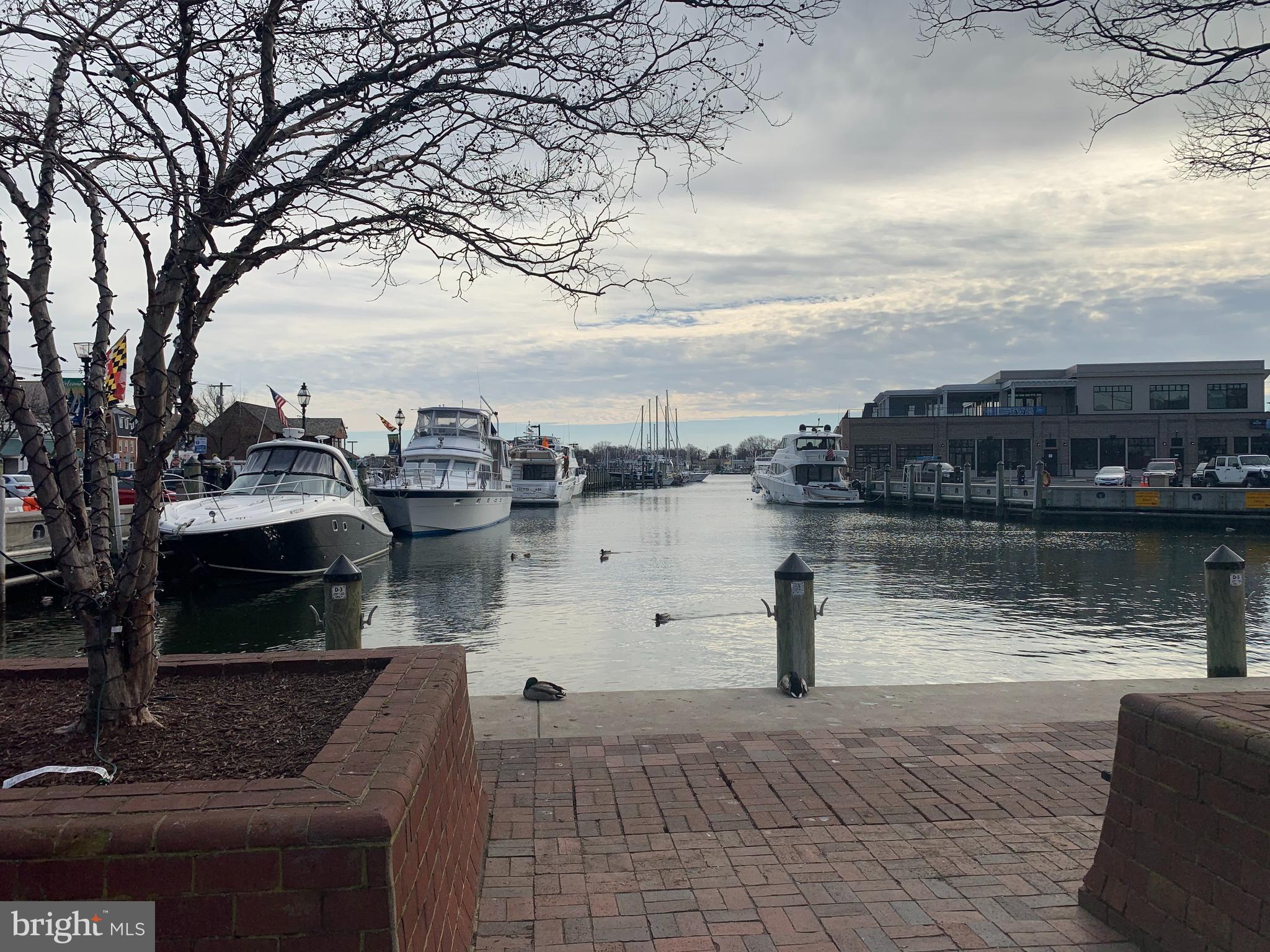 MARINERS COVE - Residential