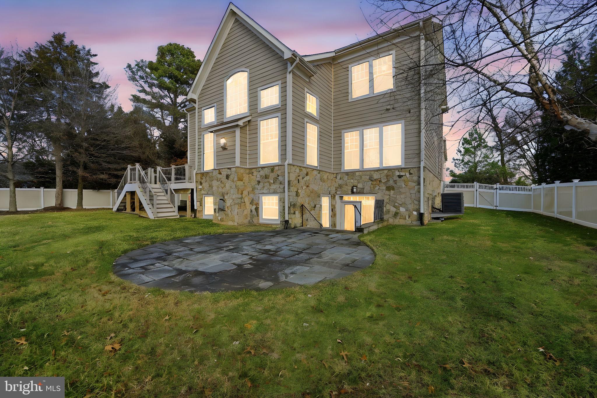 EMBASSY COURT - Residential