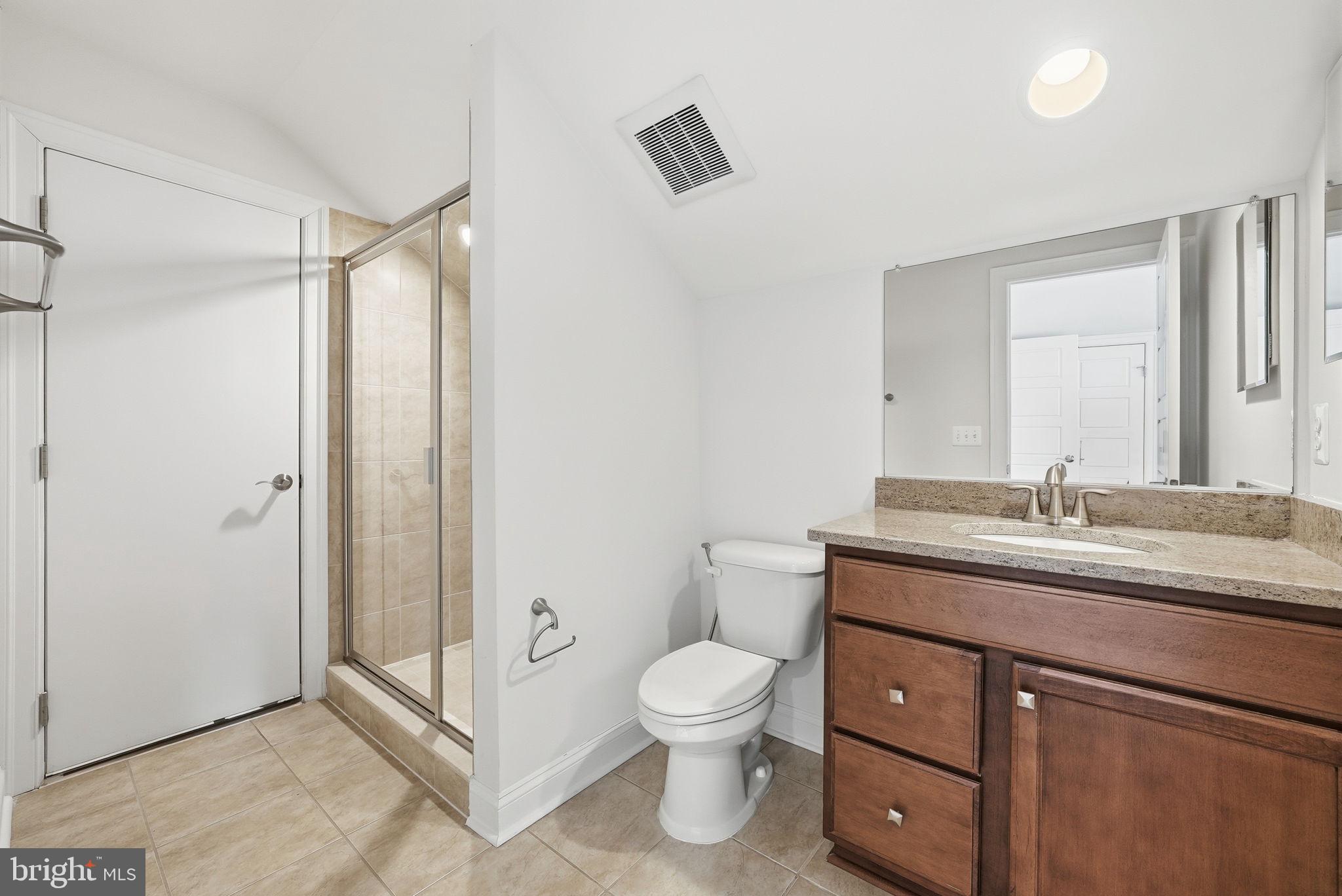 EMBASSY COURT - Residential