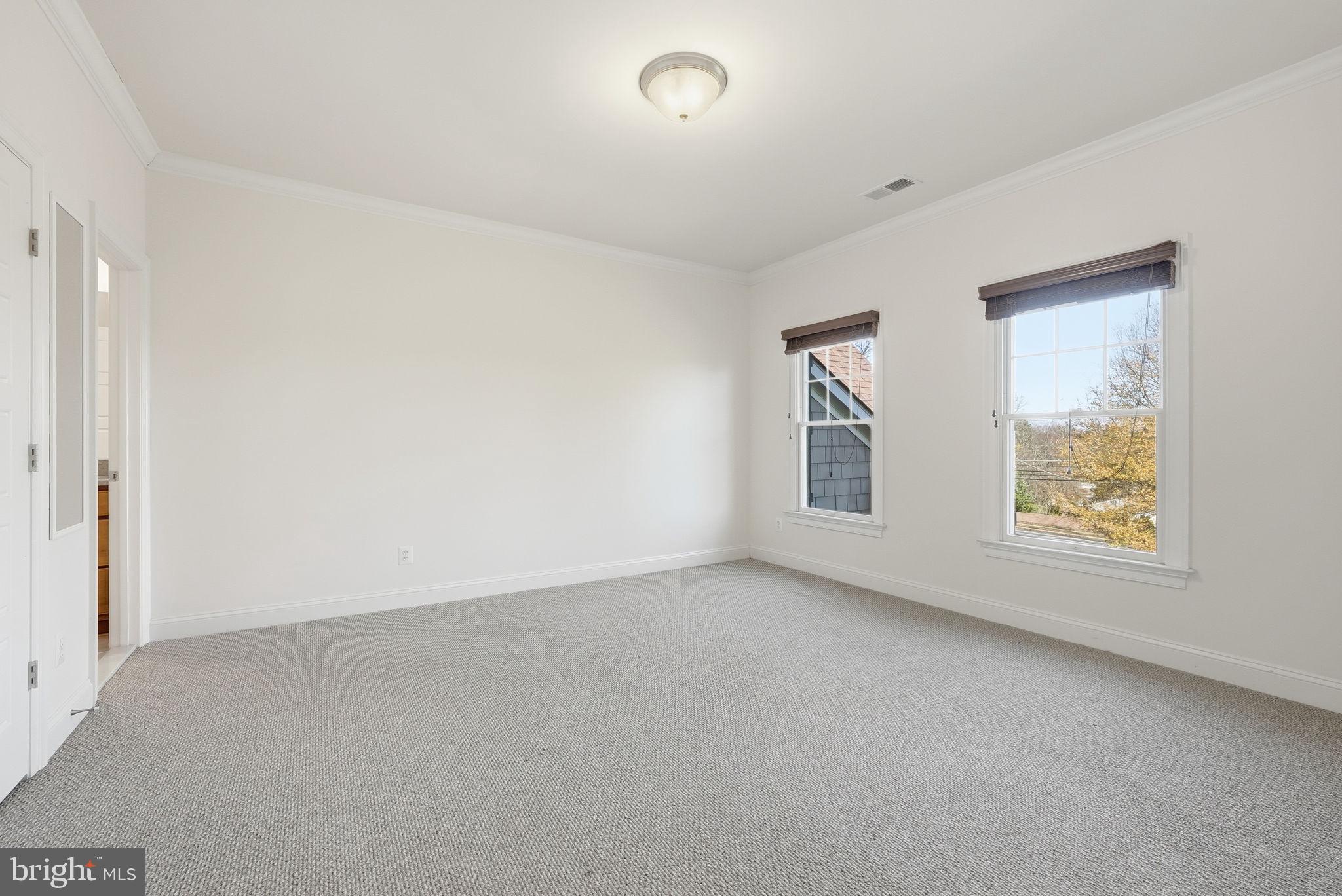 EMBASSY COURT - Residential