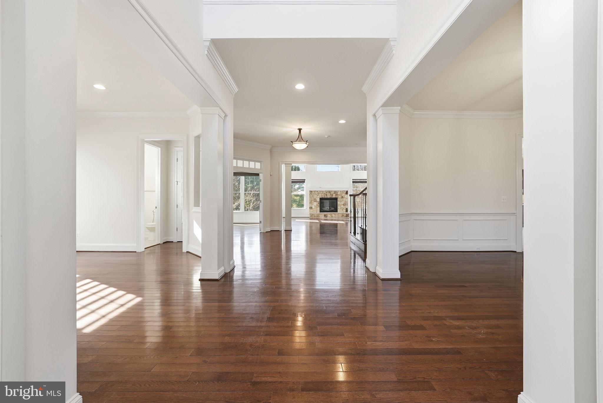 EMBASSY COURT - Residential