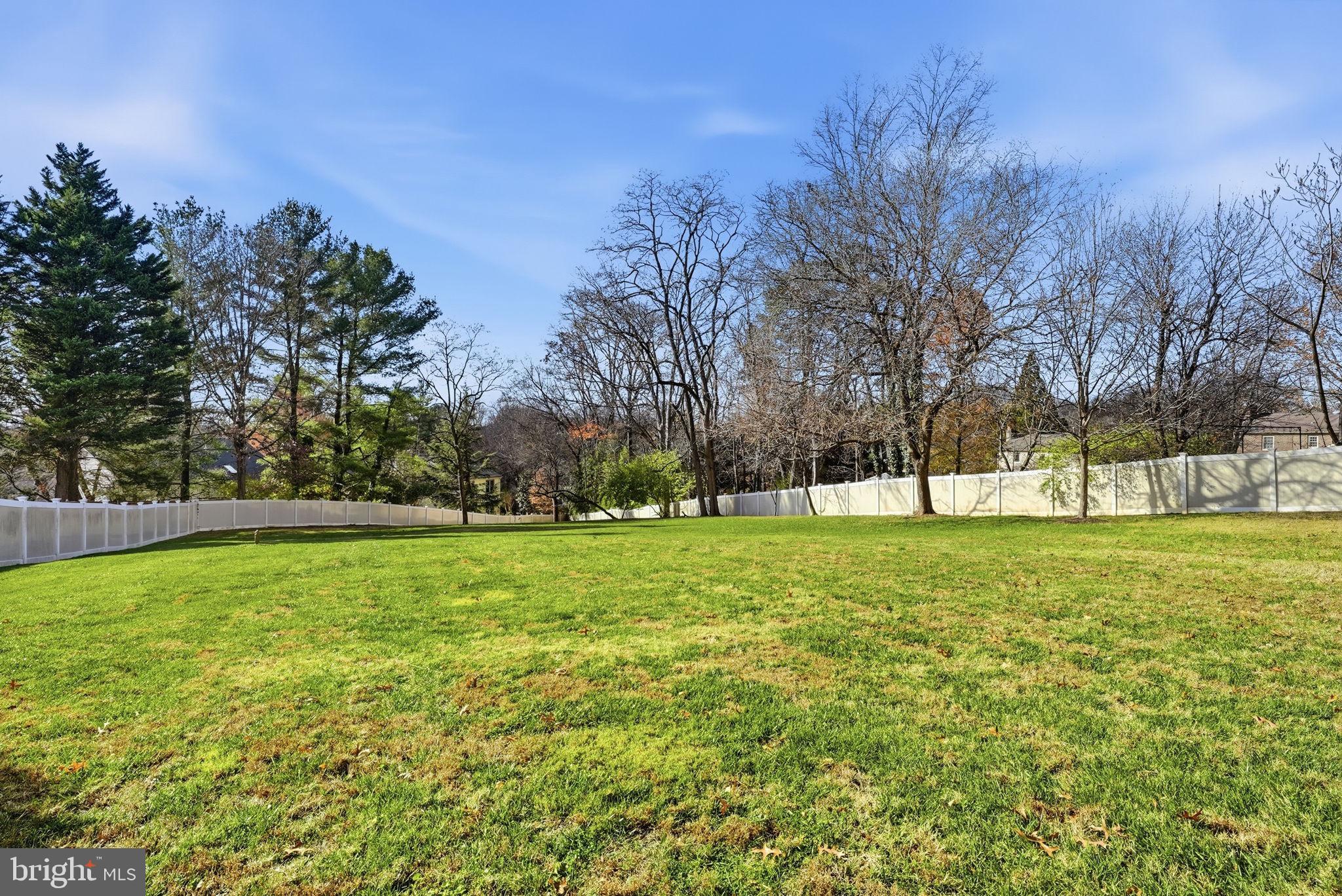 EMBASSY COURT - Residential