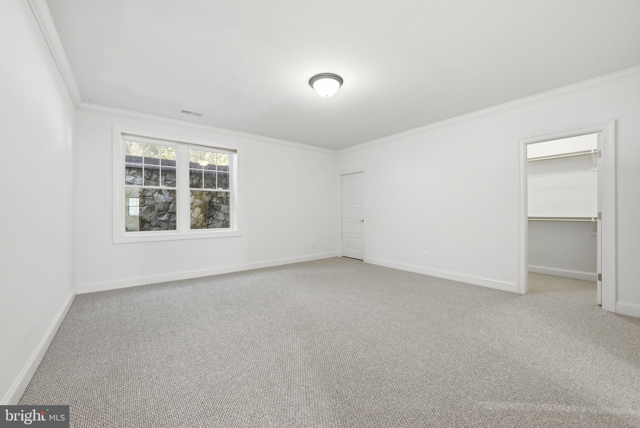 EMBASSY COURT - Residential