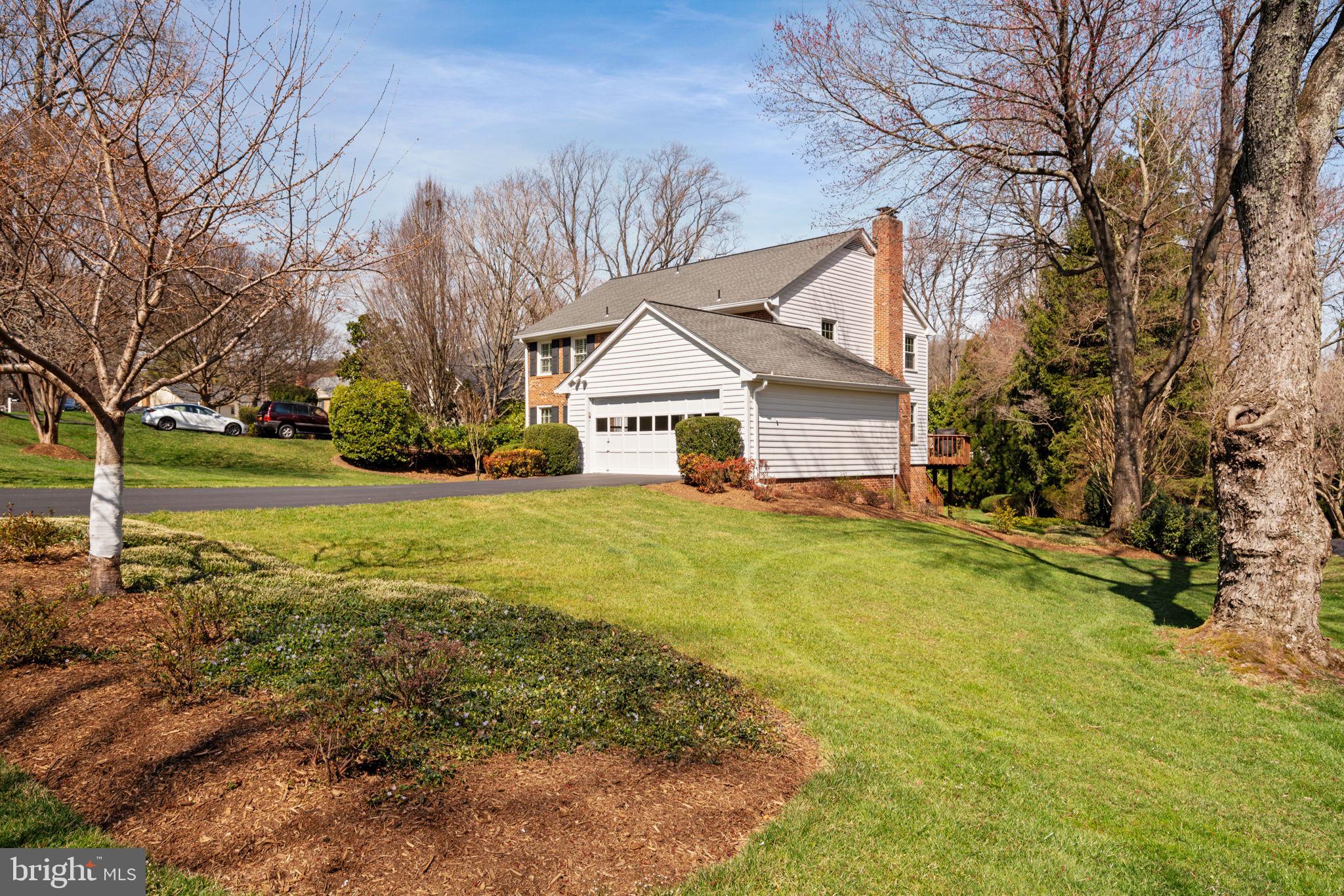 BRIDLE PATH MANOR - Residential