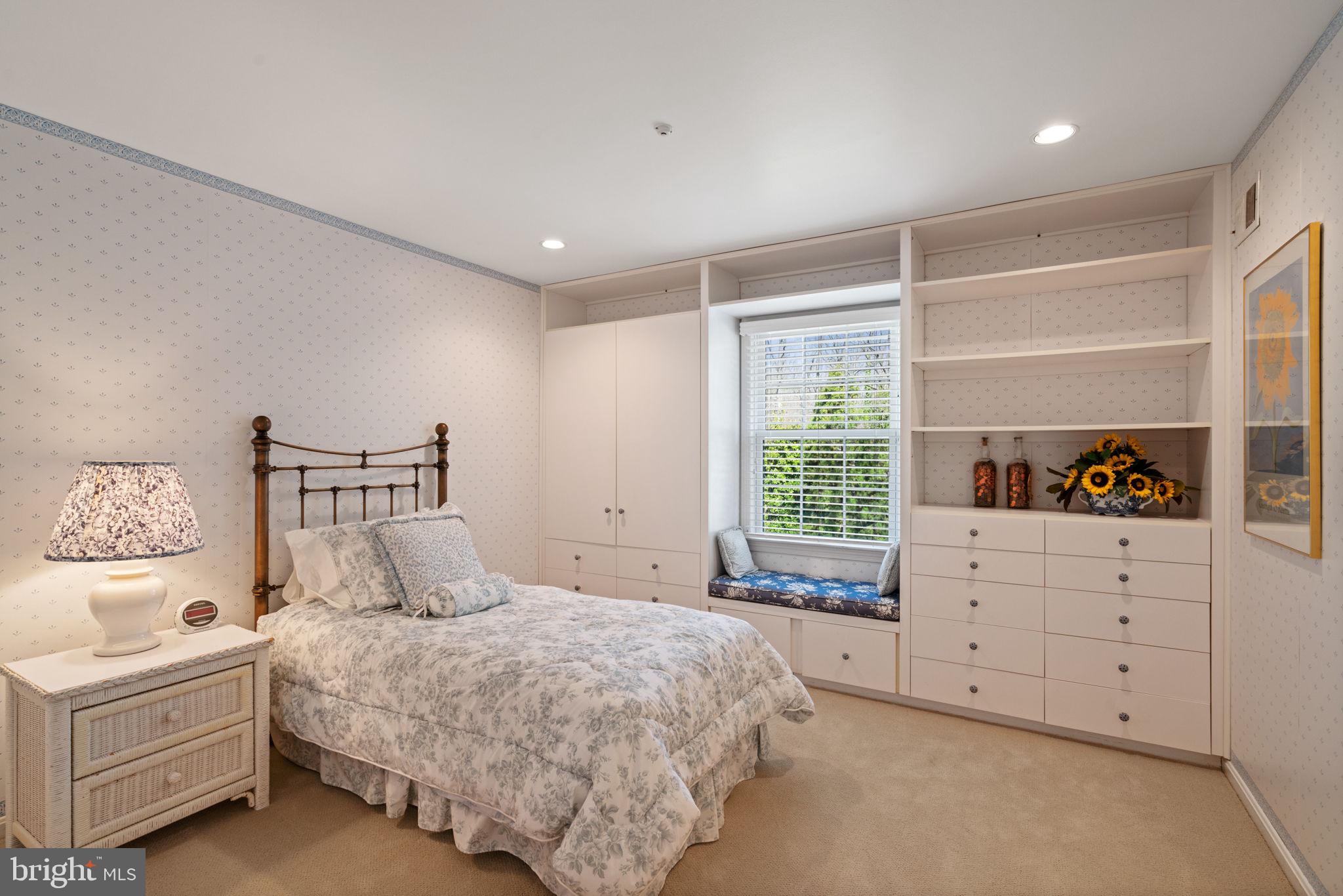 BRIDLE PATH MANOR - Residential