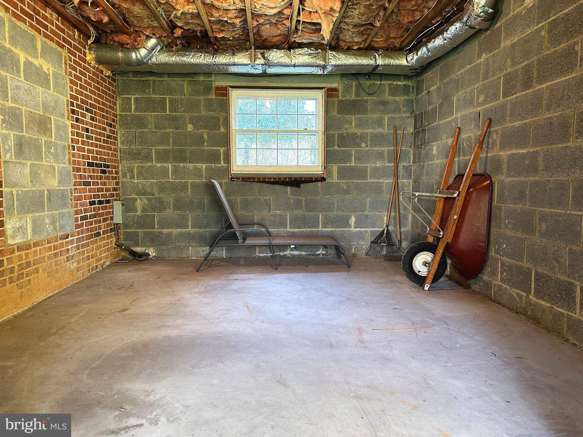 BRIDLE PATH MANOR - Residential