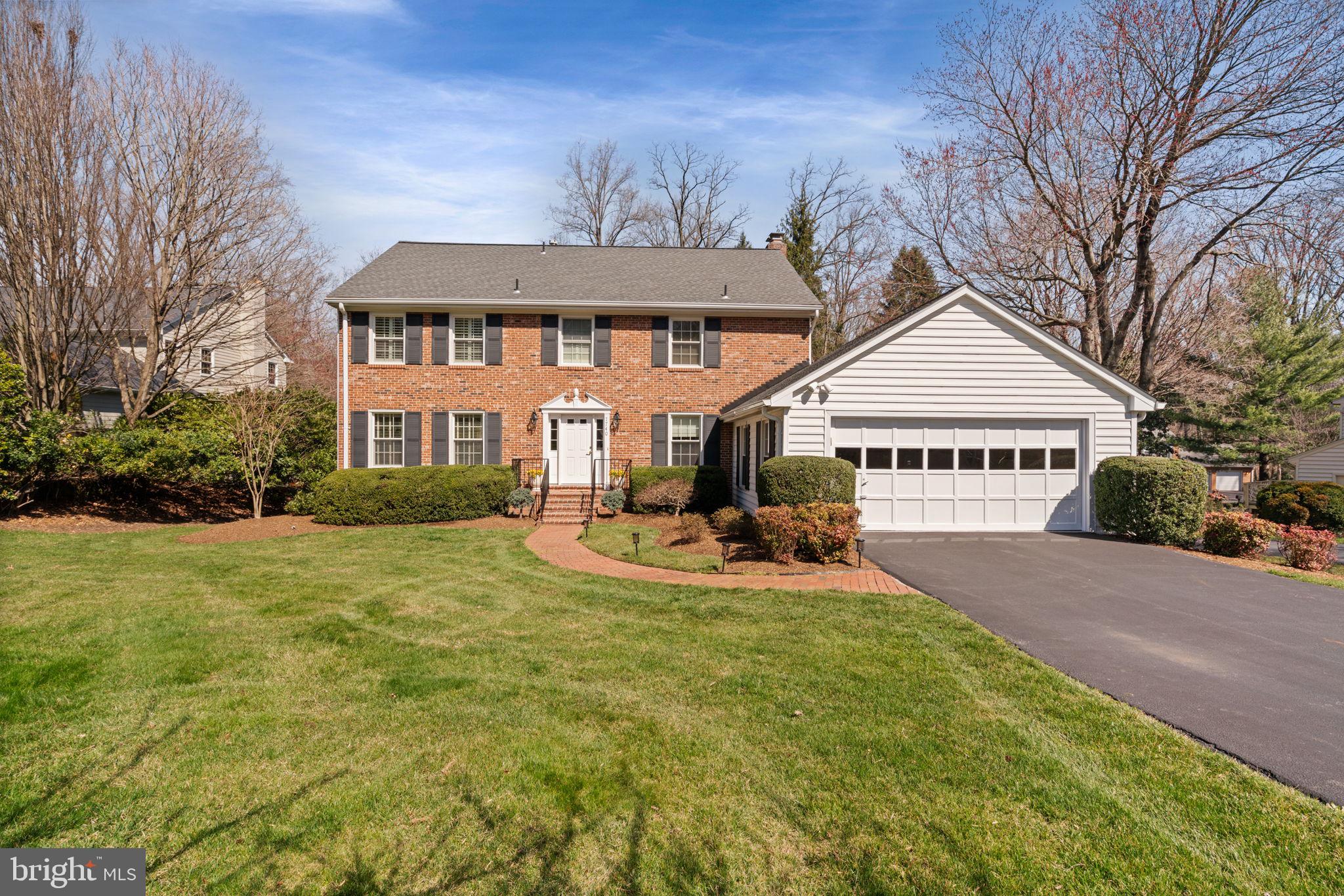 BRIDLE PATH MANOR - Residential