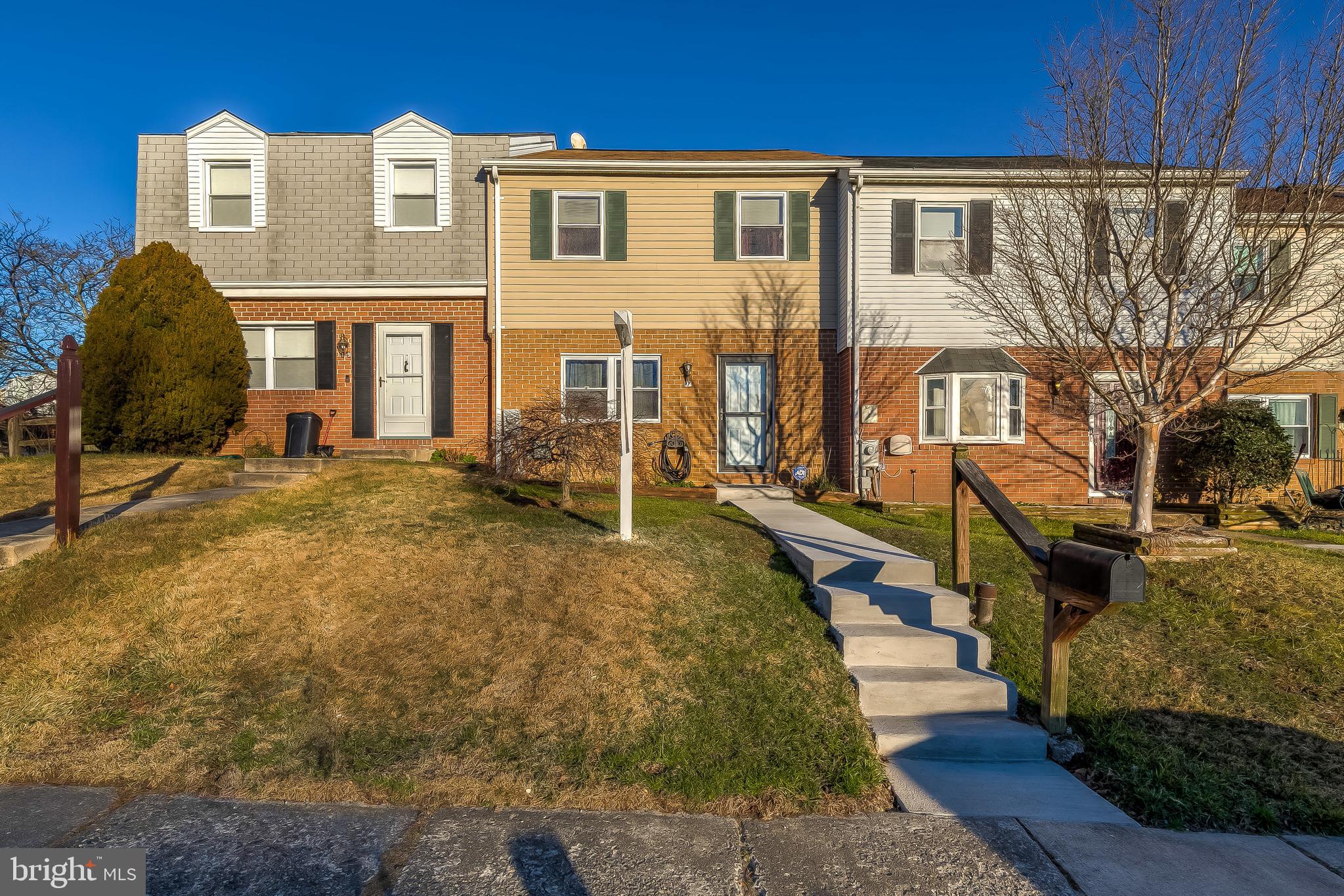 UPDATED TOWNHOME LOCATED ON QUIET CUL-DE-SAC STREET & CONVENIENT TO MAJOR COMMUTER ROUTES - this spacious townhome features many new updates including new furnace, front concrete walk way, water heater and much more! Open traditional floor plan on main level with large living room, separate dining room and updated kitchen leading to large deck and fenced rear yard. Fully finished walk out lower level with half bath, laundry room and a lot of natural light through sliding glass door. Upper level features traditional 3 bedroom floor plan with convenient hallway full bathroom - great value in Upton Village North!