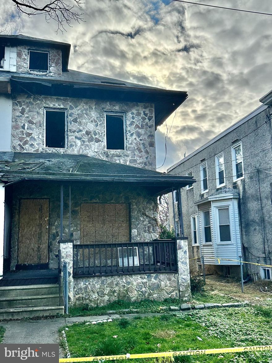 Attention investors and developers! As-is investor special. Fire Damage. Property is in need of total renovation and ready for immediate purchase. Offered strictly as is where is. There are no reports or records. Buyer responsible to do your own due diligence. 
The buyer is responsible for all city/twp/state requirements. Seller not liable for any inaccuracies. Property may not be cleaned out prior to settlement. Enter at your own risk and bring flashlight. 
Cash As-is. Boarded up need screw gun. Seller is PA Real Estate Licensee.
