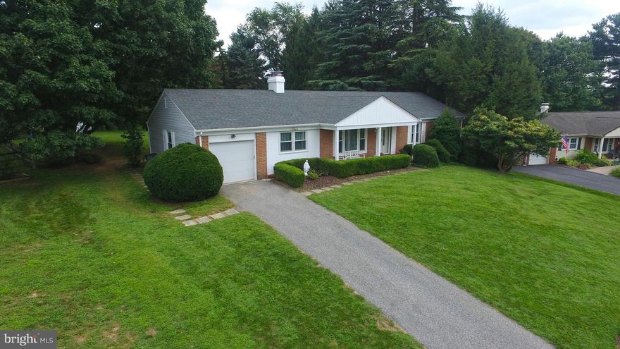 Don't miss out on this home, New roof and siding installed. New carpet installed in family room, 20K spent on upgrades. Large rancher on approx 1/2 acre located on a dead end court, in sought after Chatham. Owners take dog out during showings therefore only 6 - 8 Pm on weekdays and anytime on weekends although we need as much notice as possible. Lower  level finished office.